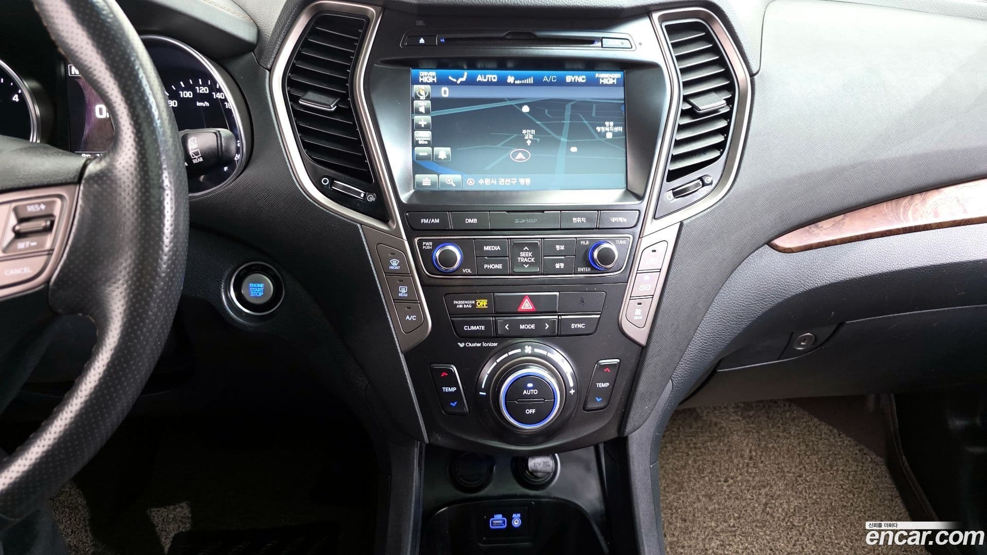 Main__Slider__Photo:Maxcruz Hyundai 2015.10-14