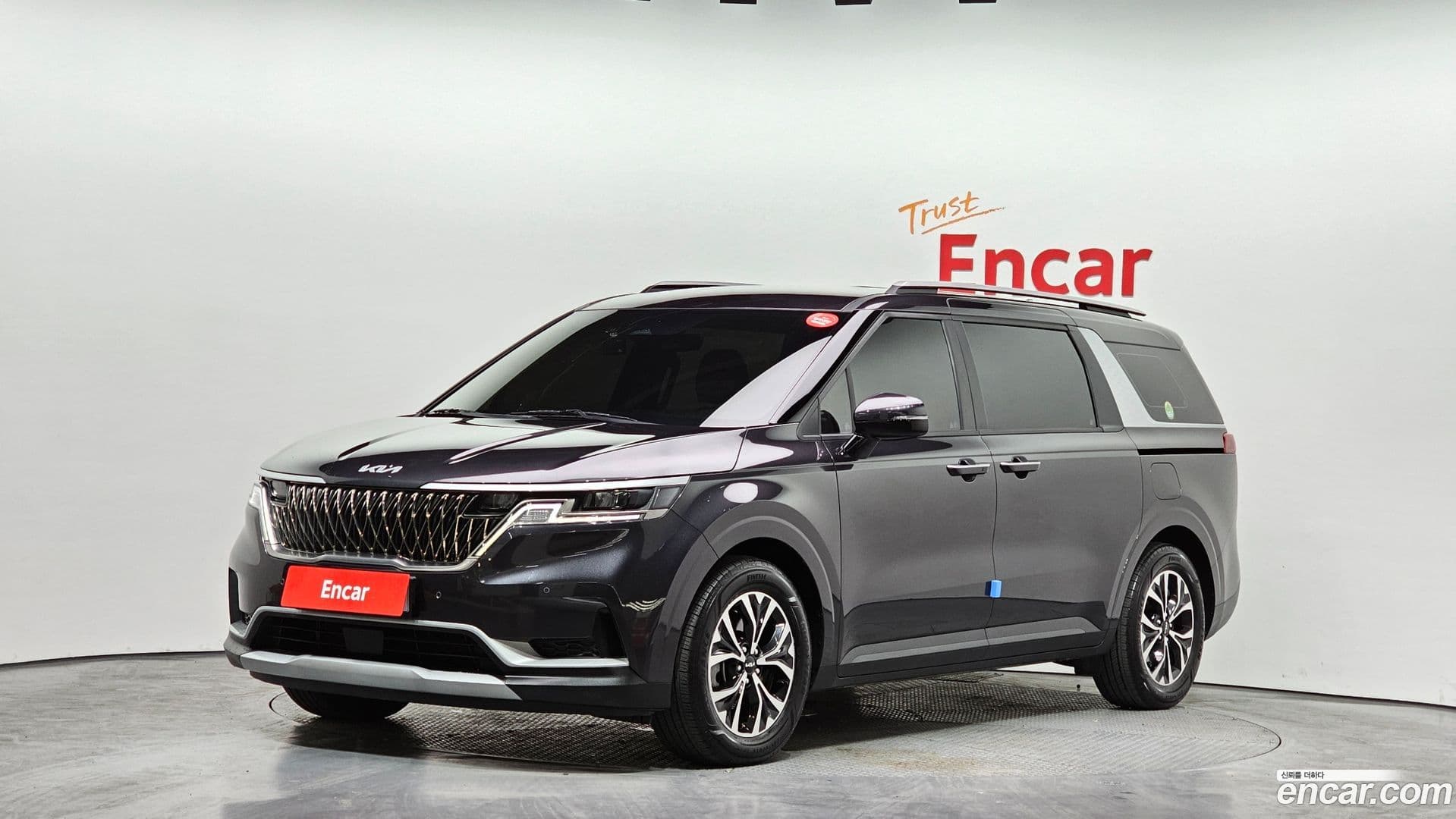 Main__Slider__Photo:Canival Kia 2022.11-0