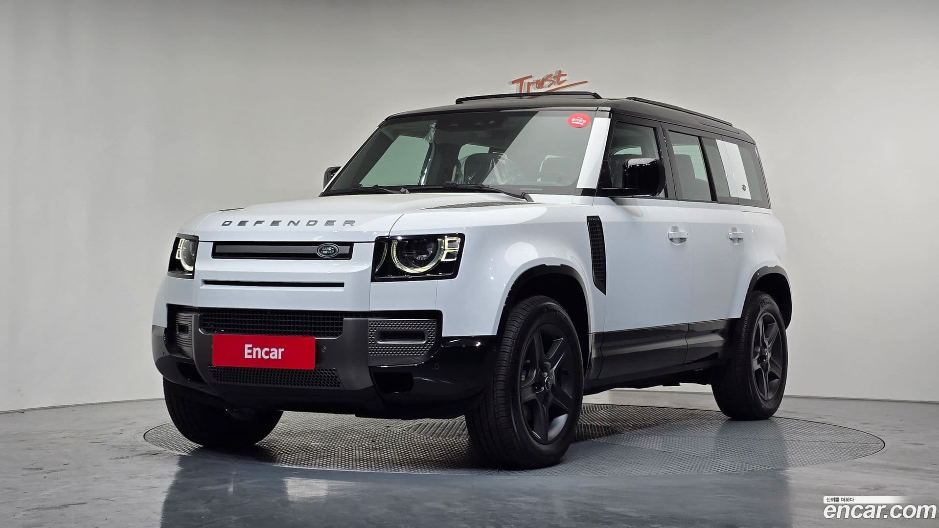 Main__Slider__Photo:Defender Land Rover 2024.11-0