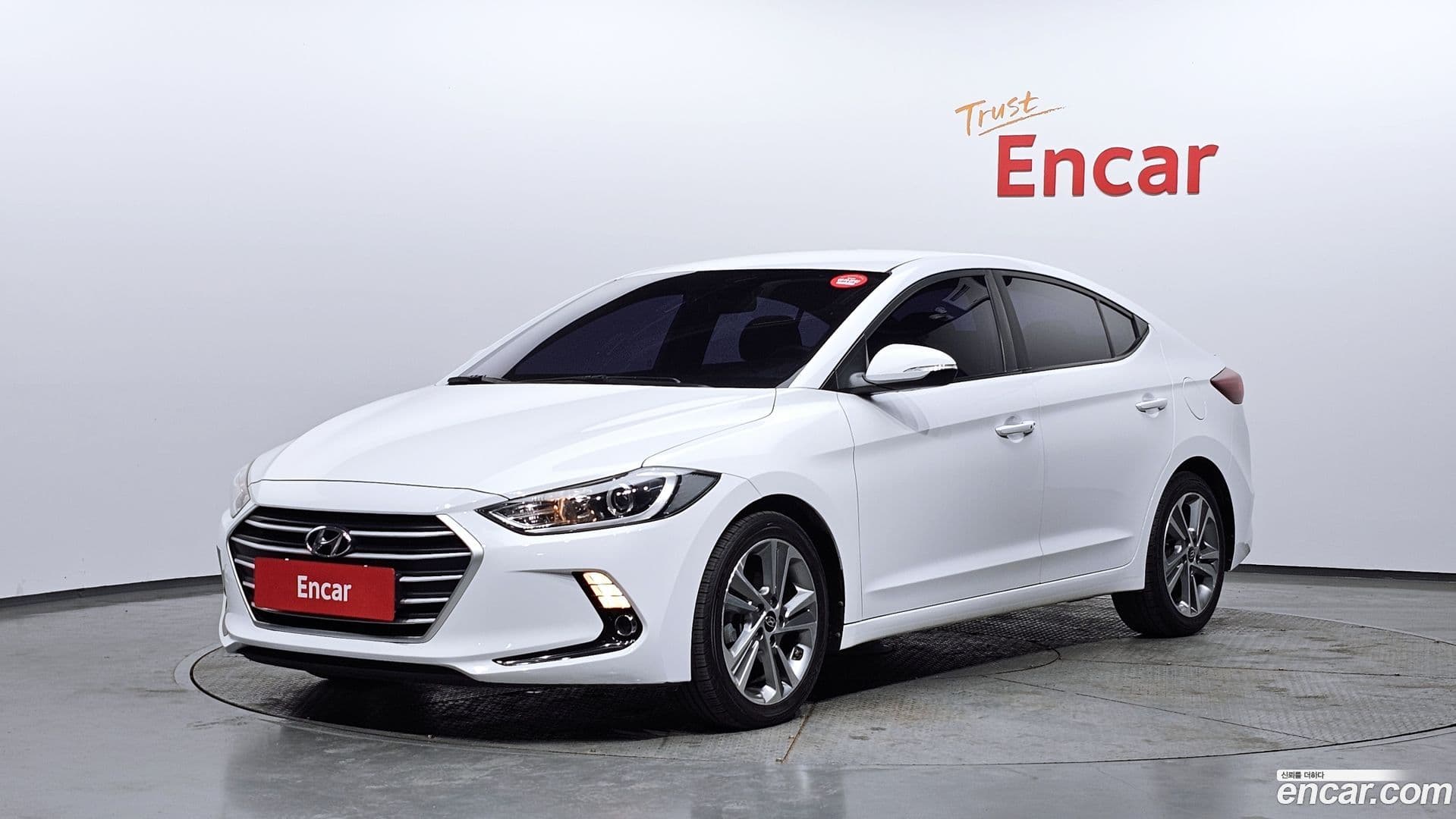 Main__Slider__Photo:AVANTE Hyundai 2018.4-0