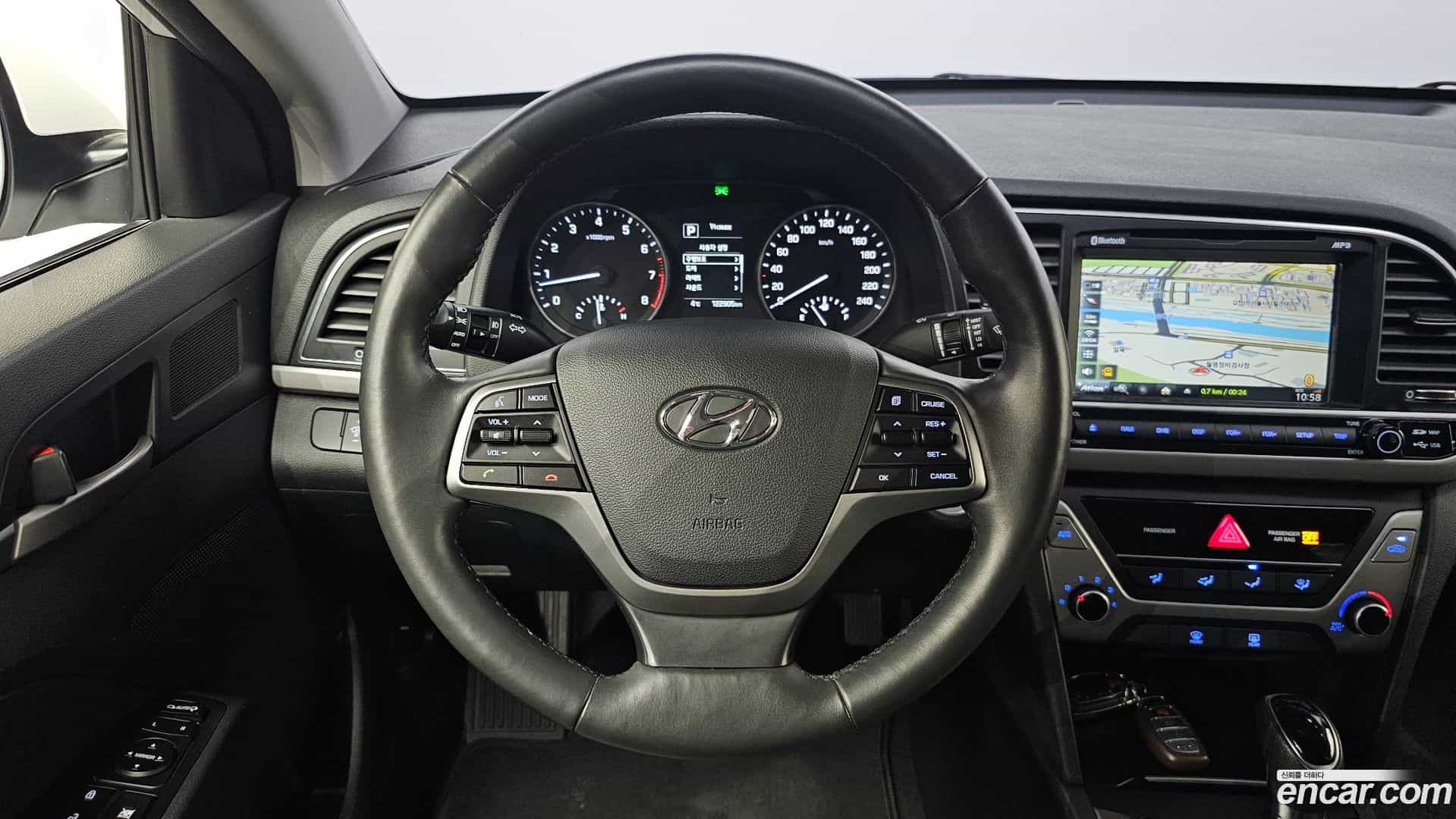 AVANTE Hyundai 2018.4-OPTION-020
