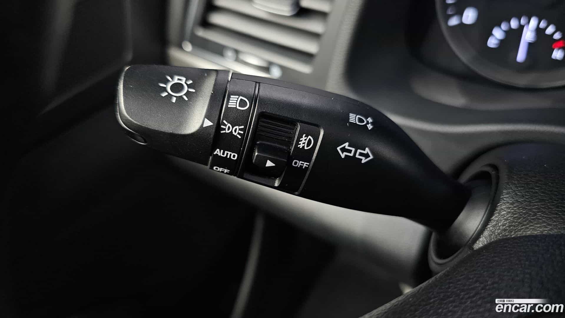 AVANTE Hyundai 2018.4-OPTION-021