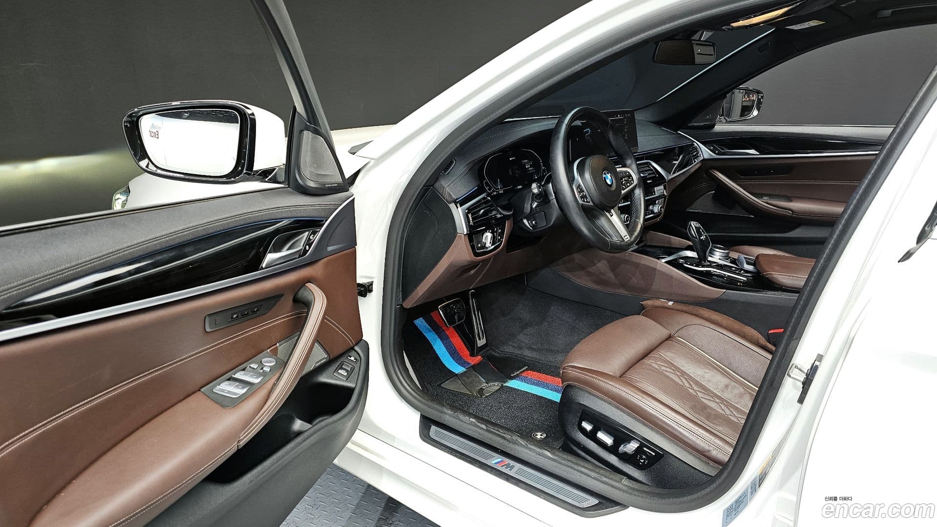 Main__Slider__Photo:5-Series BMW 2021.5-10