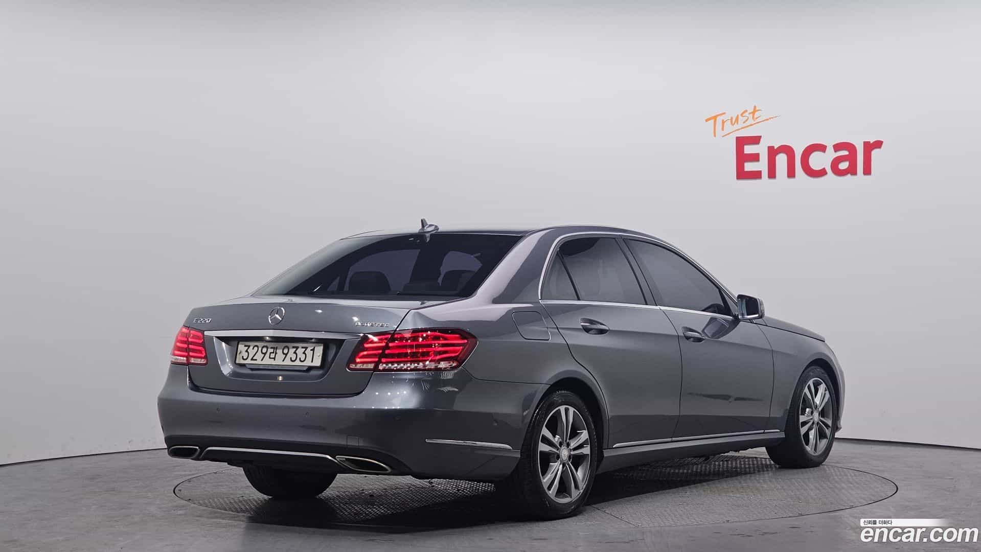 E-Class Mercedes-Benz 2015.9-OUTER-002