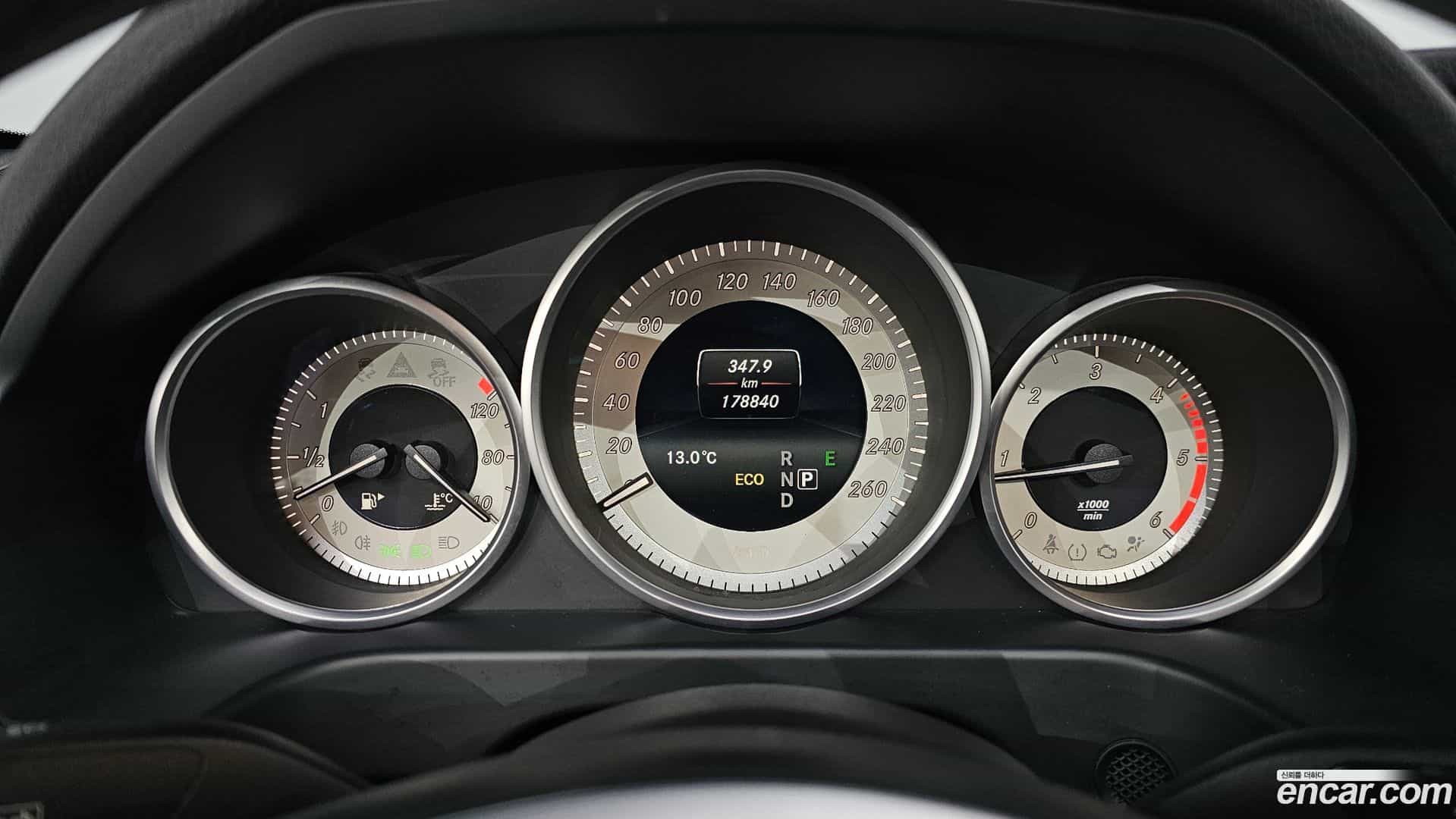 E-Class Mercedes-Benz 2015.9-INNER-008