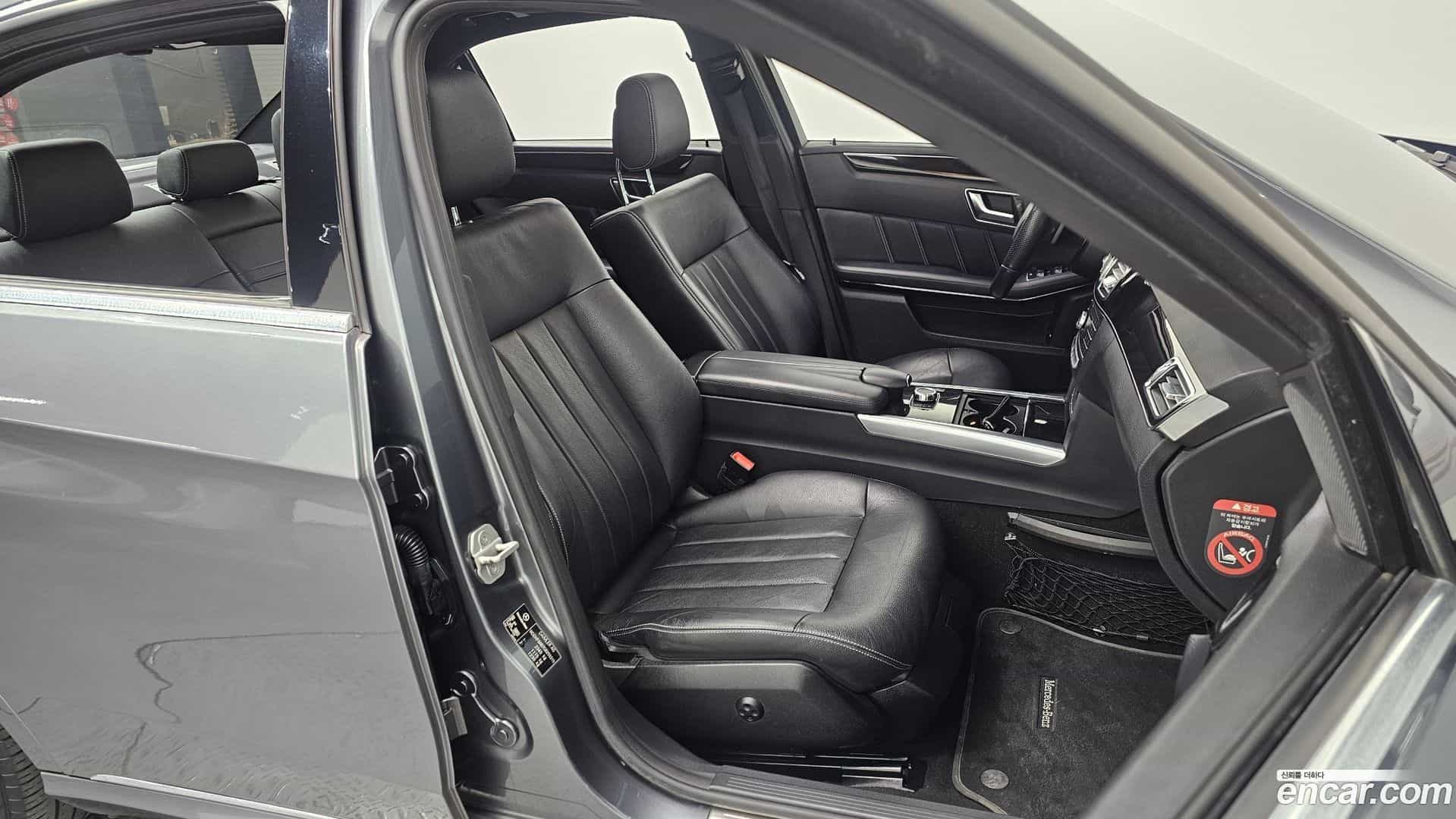 E-Class Mercedes-Benz 2015.9-OPTION-015