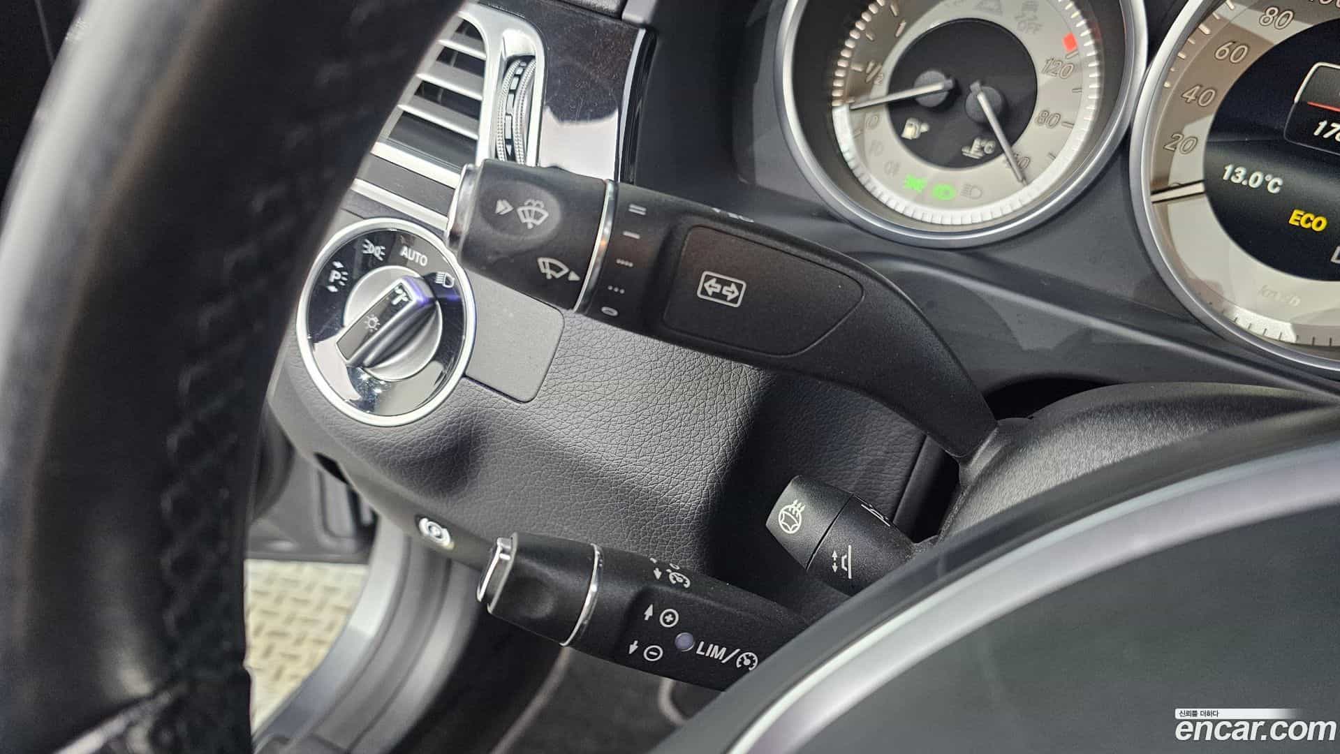 E-Class Mercedes-Benz 2015.9-OPTION-023
