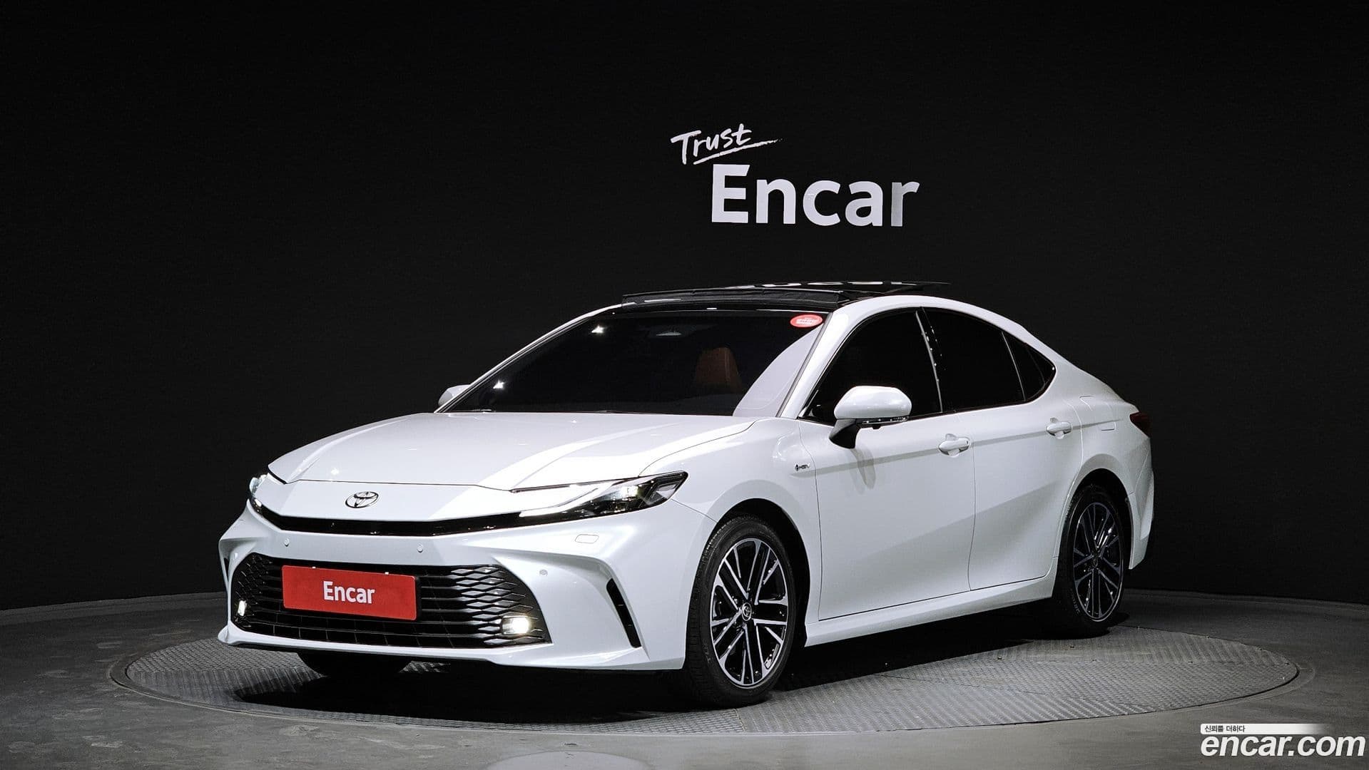 Main__Slider__Photo:Camry Toyota 2025.10-0