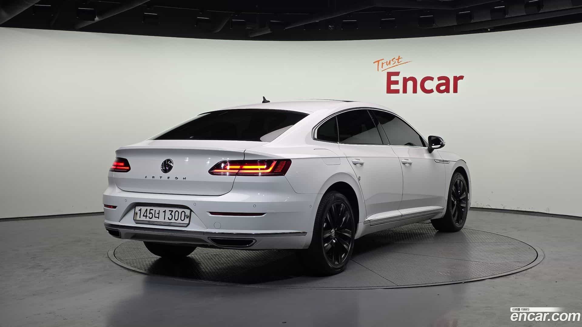 Arteon Volkswagen 2019.11-OUTER-002