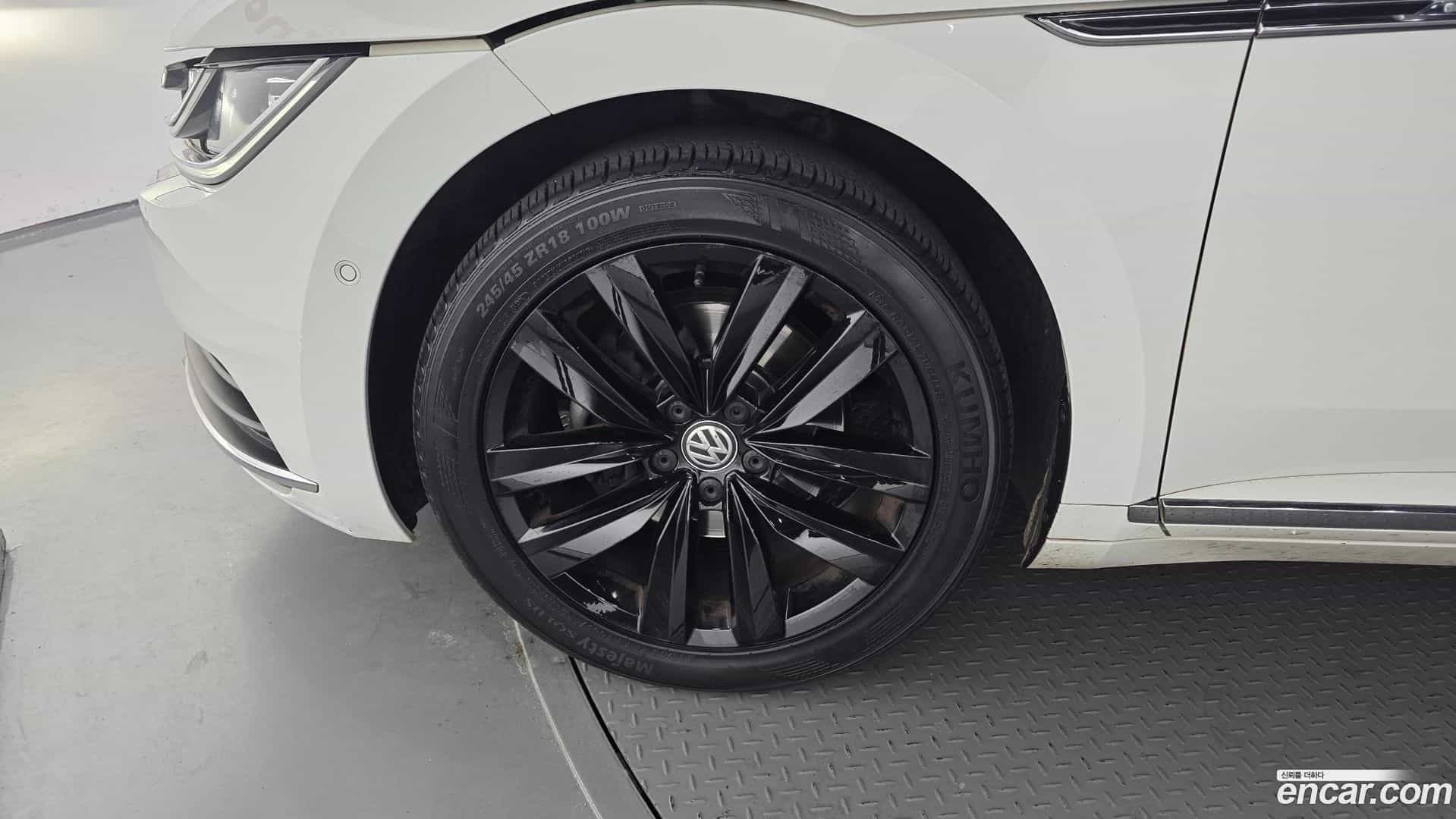 Arteon Volkswagen 2019.11-OUTER-005