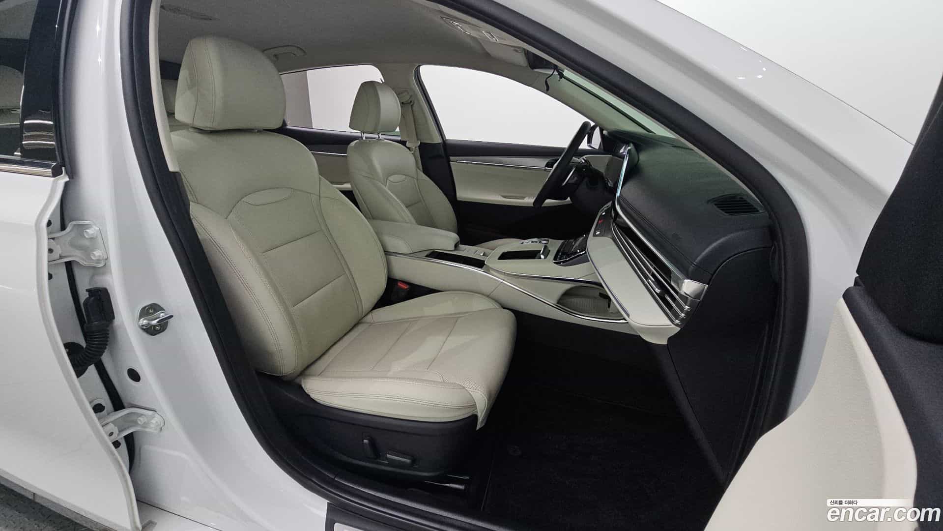 Grandeur Hyundai 2022.0-OPTION-015