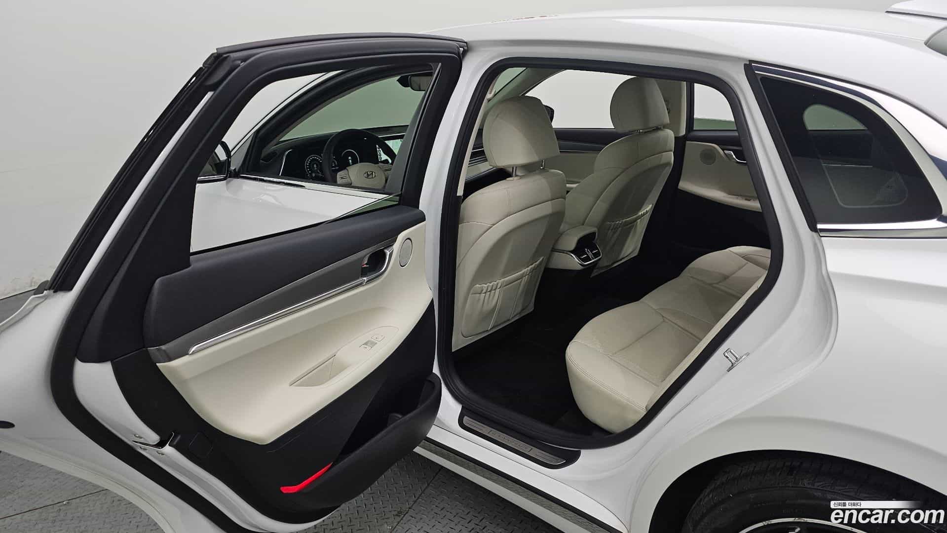 Grandeur Hyundai 2022.0-OPTION-016