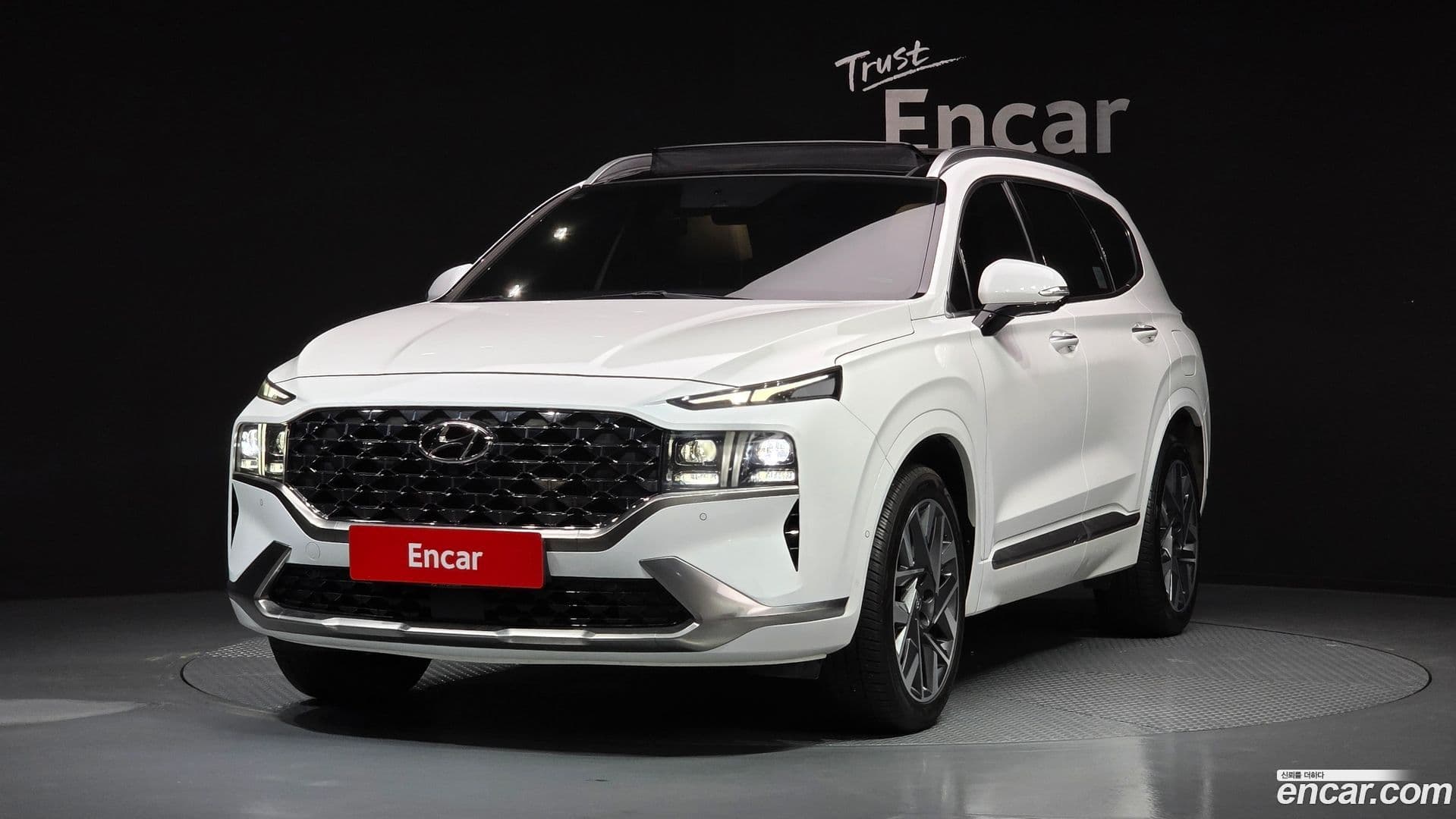 Main__Slider__Photo:Santafe Hyundai 2021.11-0