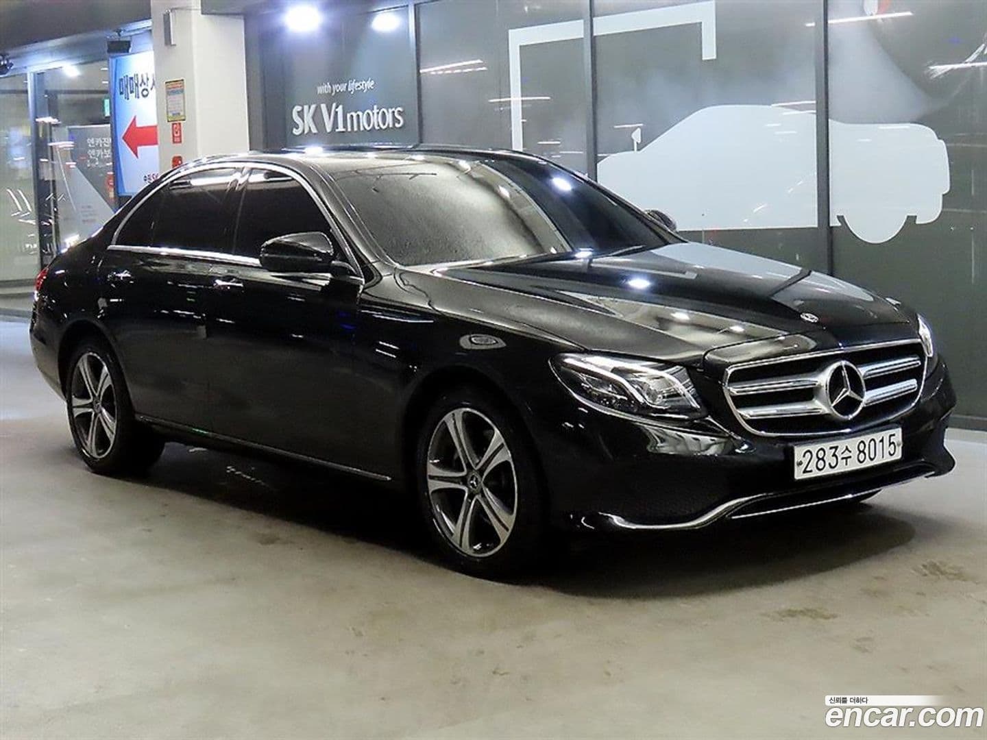 Main__Slider__Photo:E-Class Mercedes-Benz 2019.9-0