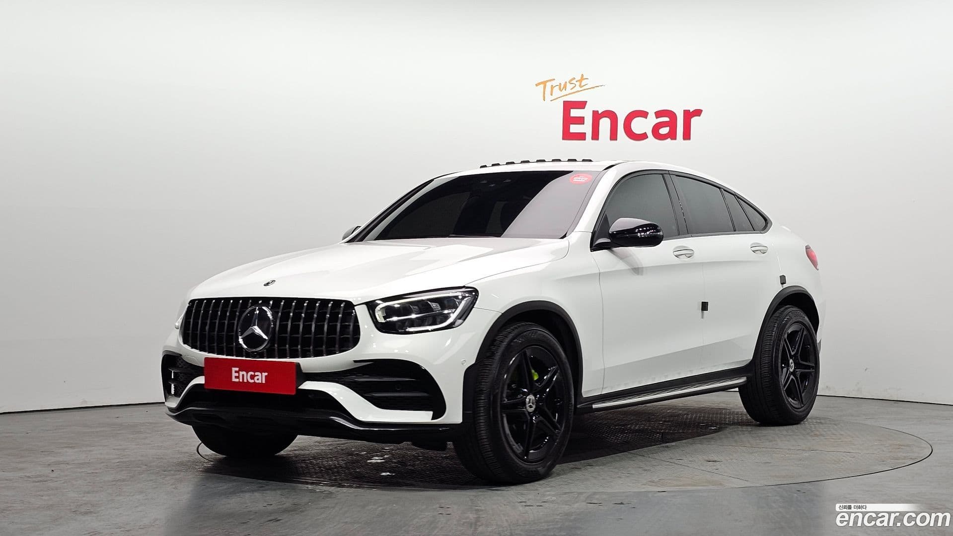 Main__Slider__Photo:GLC-Class Mercedes-Benz 2020.9-0