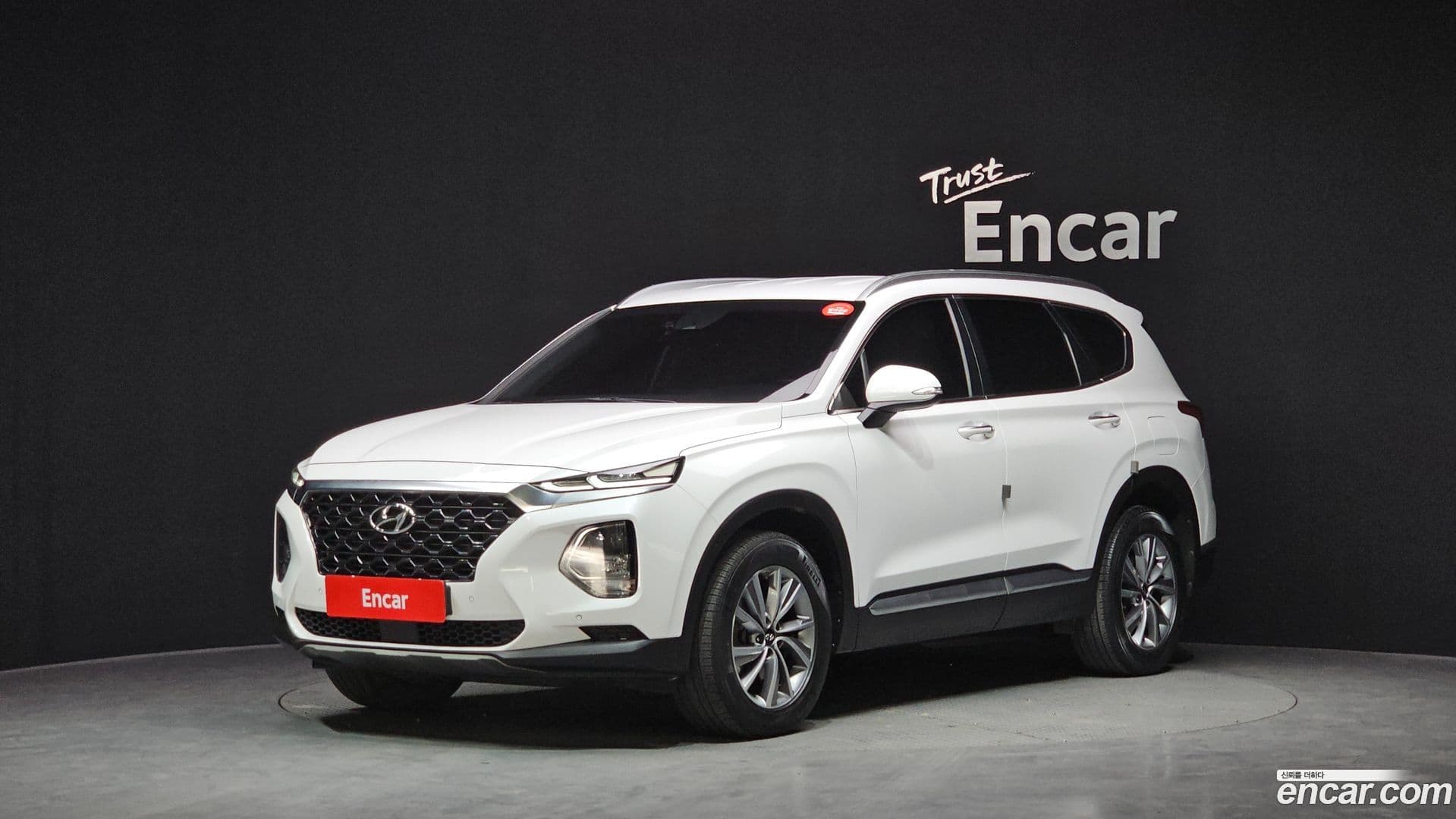 Main__Slider__Photo:Santafe Hyundai 2020.0-0