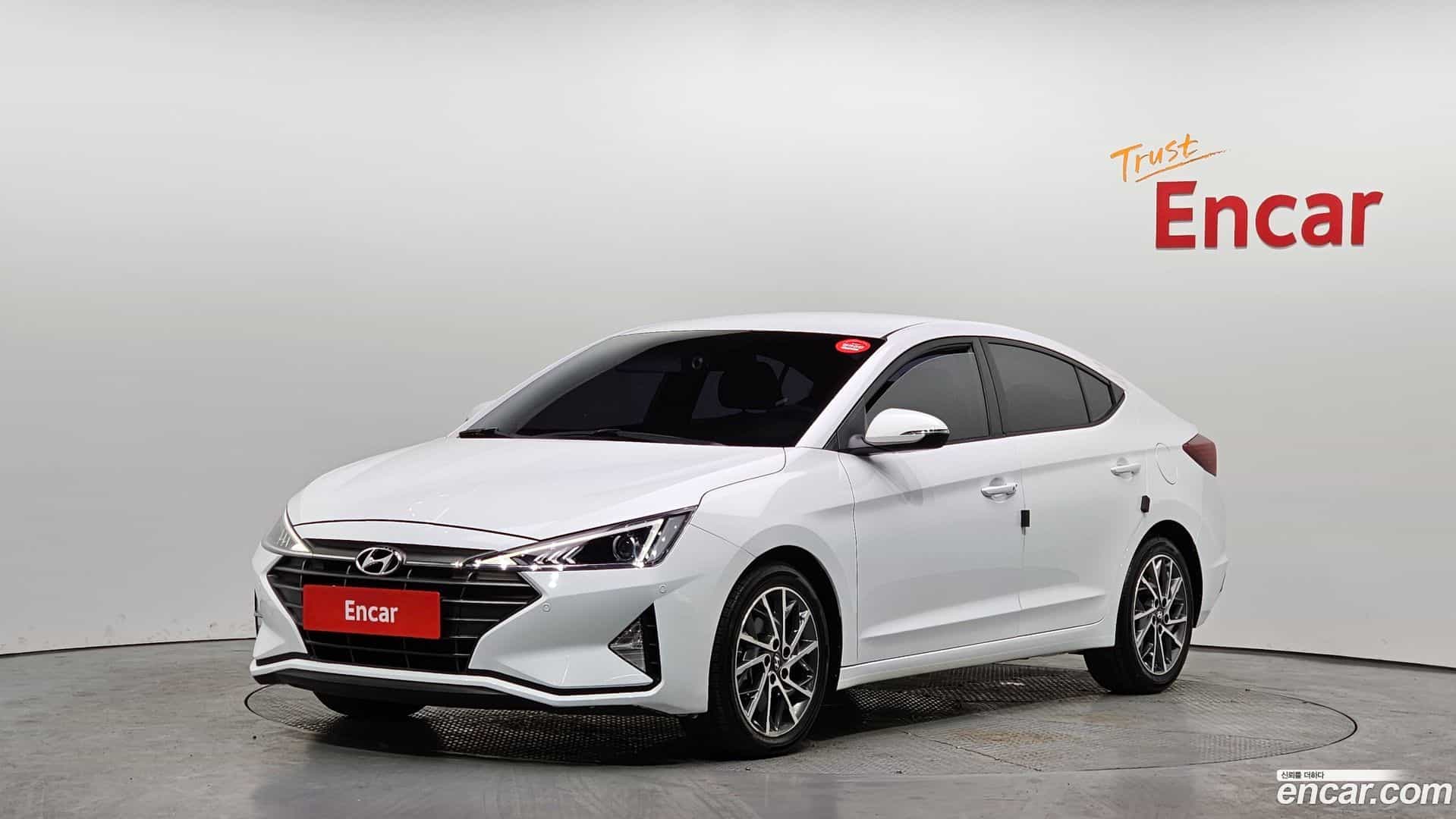 AVANTE Hyundai 2019.1-OUTER-001