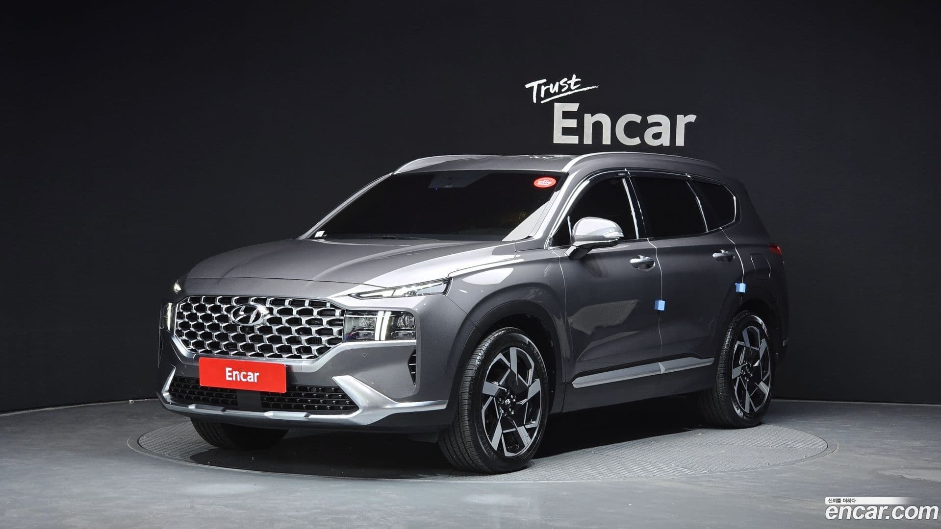 Main__Slider__Photo:Santafe Hyundai 2021.0-0