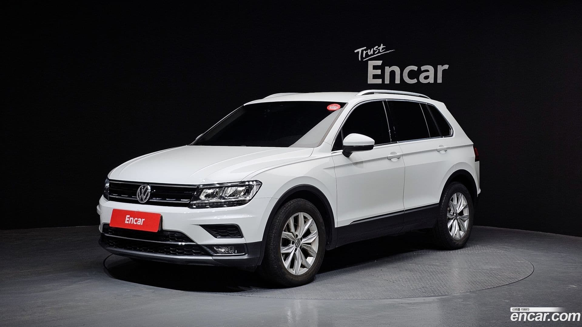 Main__Slider__Photo:Tiguan Volkswagen 2020.6-0