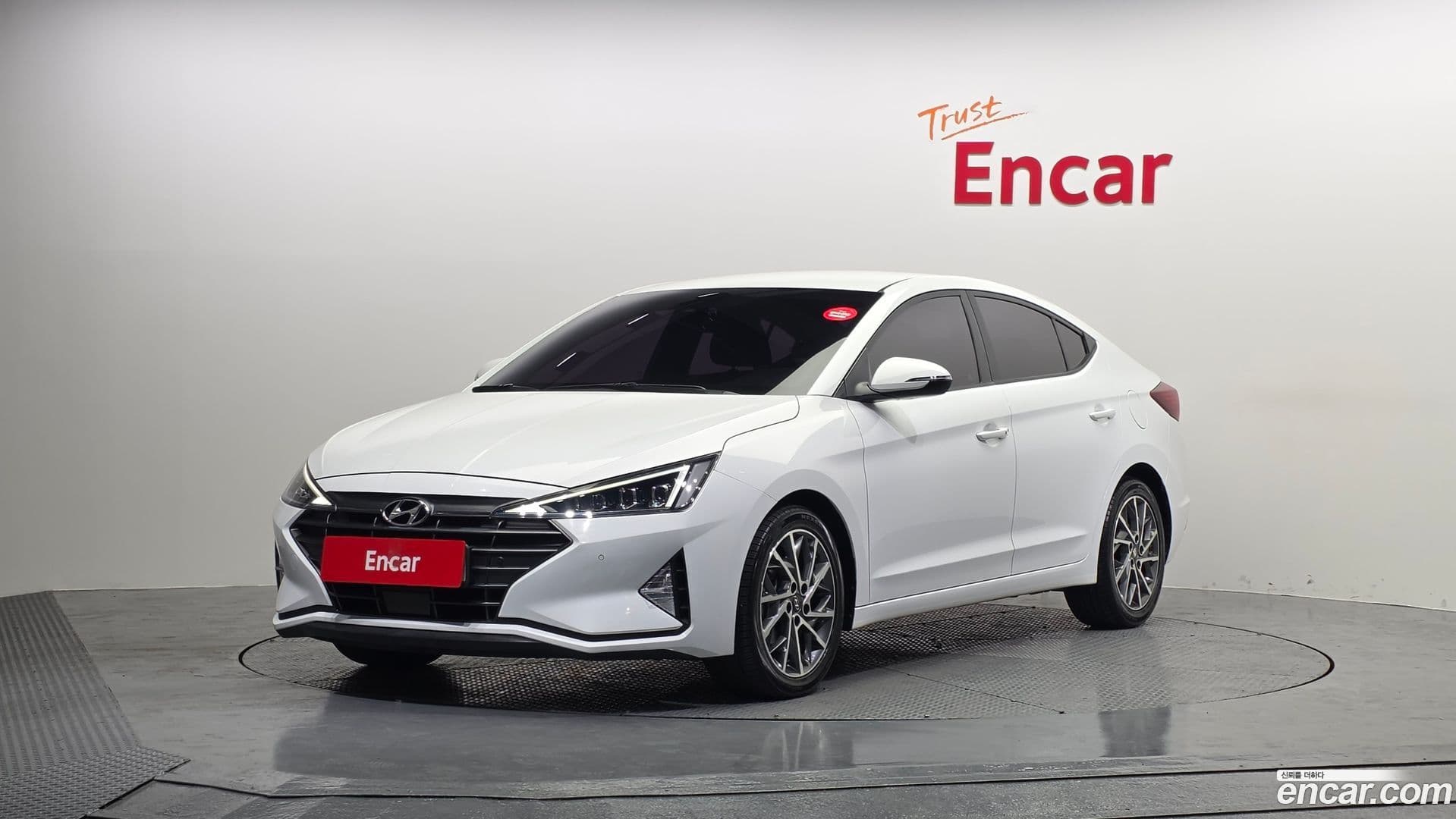 Main__Slider__Photo:AVANTE Hyundai 2019.0-0