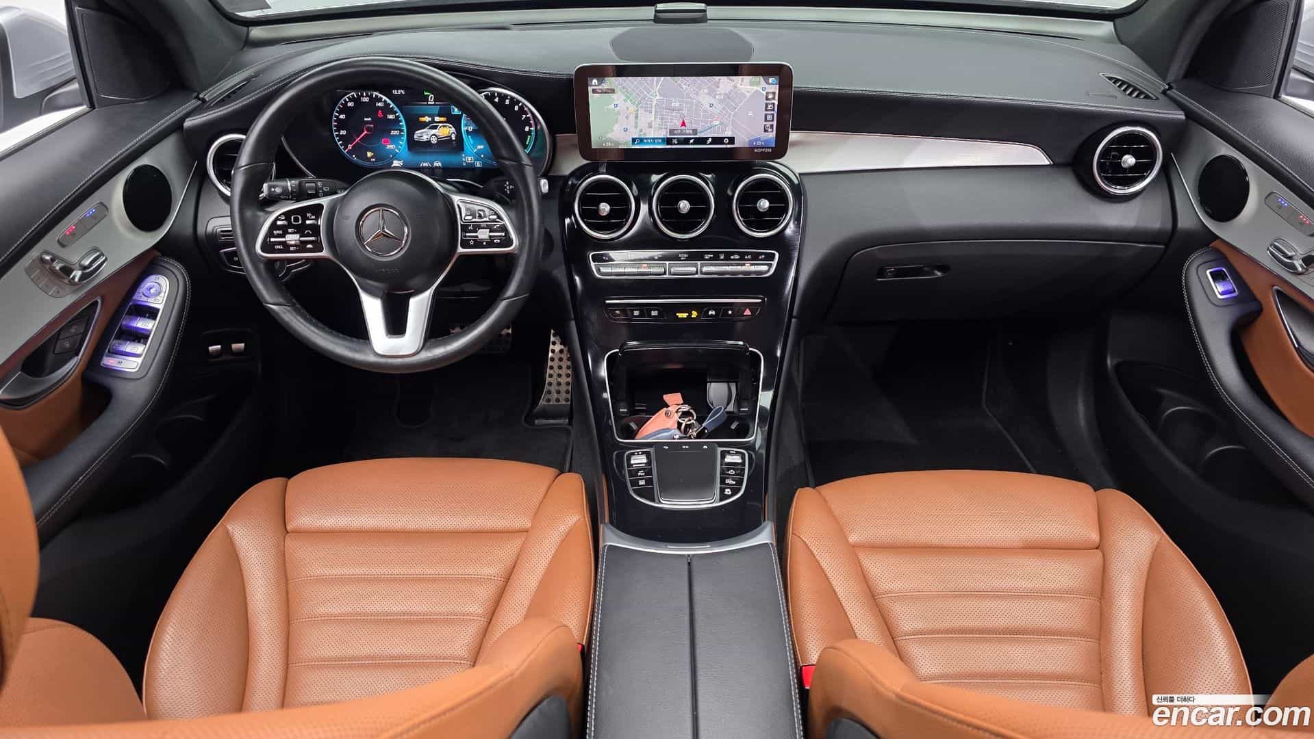 GLC-Class Mercedes-Benz 2022.3-INNER-007