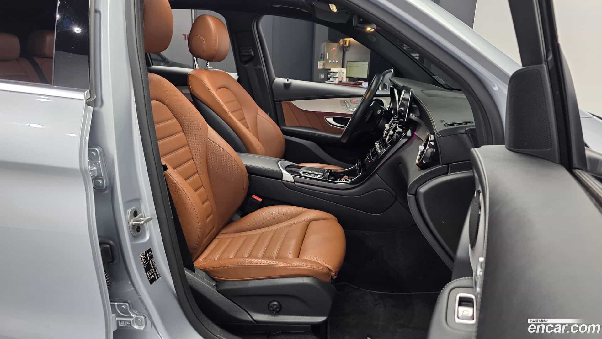 GLC-Class Mercedes-Benz 2022.3-OPTION-015
