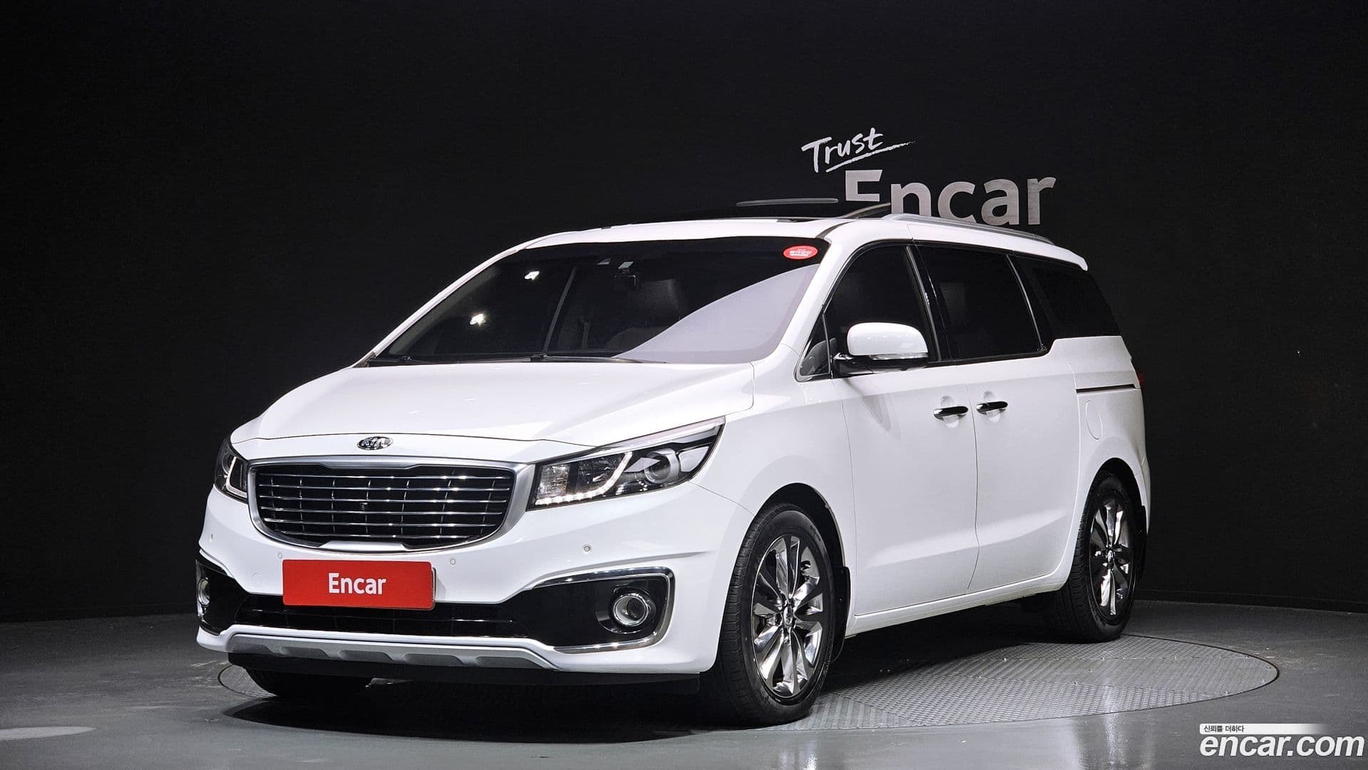 Main__Slider__Photo:Canival Kia 2015.7-0