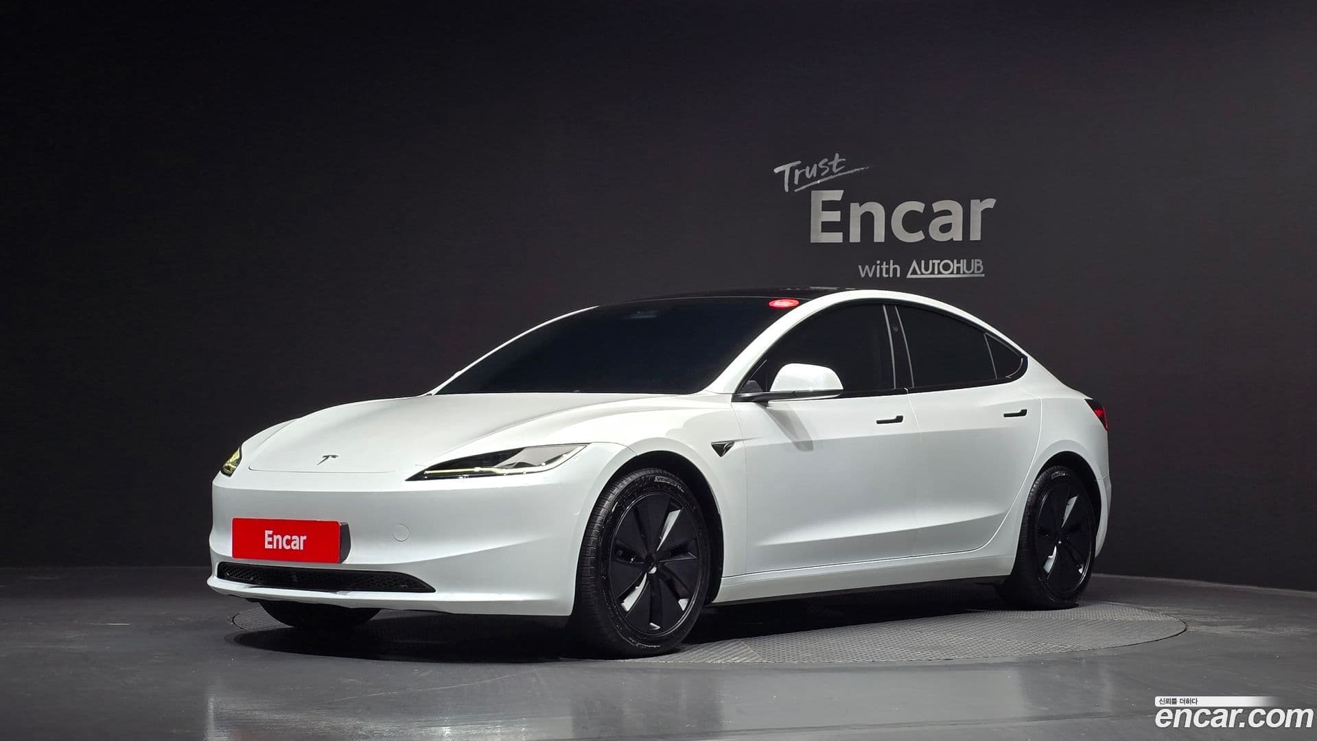 Main__Slider__Photo:Model 3 Tesla 2024.4-0