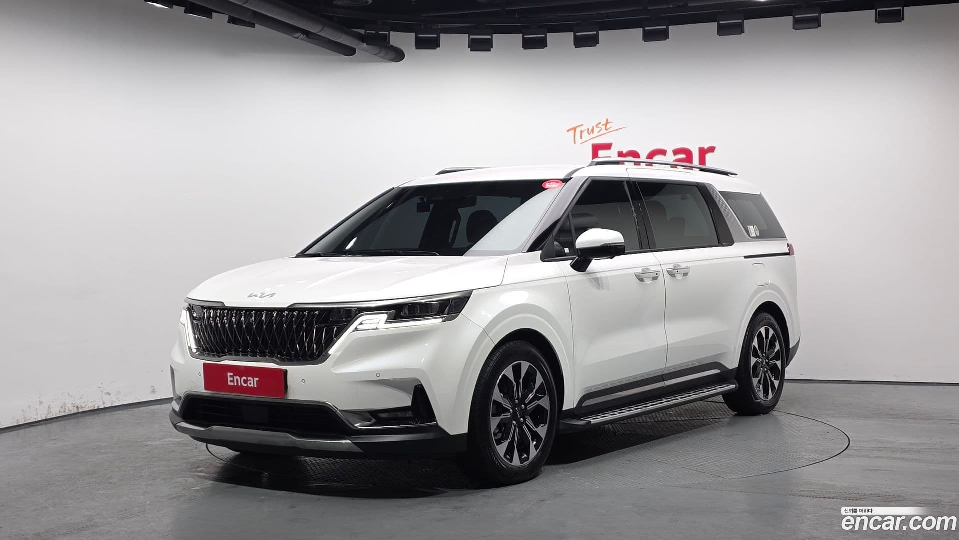 Main__Slider__Photo:Canival Kia 2023.4-0