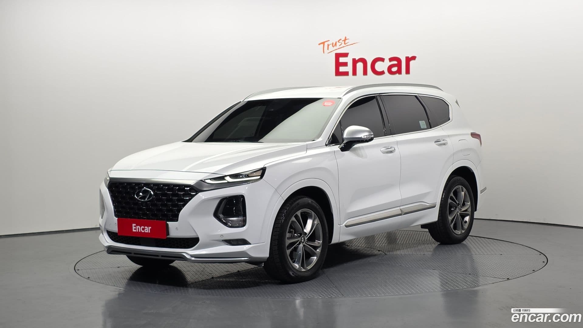 Main__Slider__Photo:Santafe Hyundai 2018.8-0