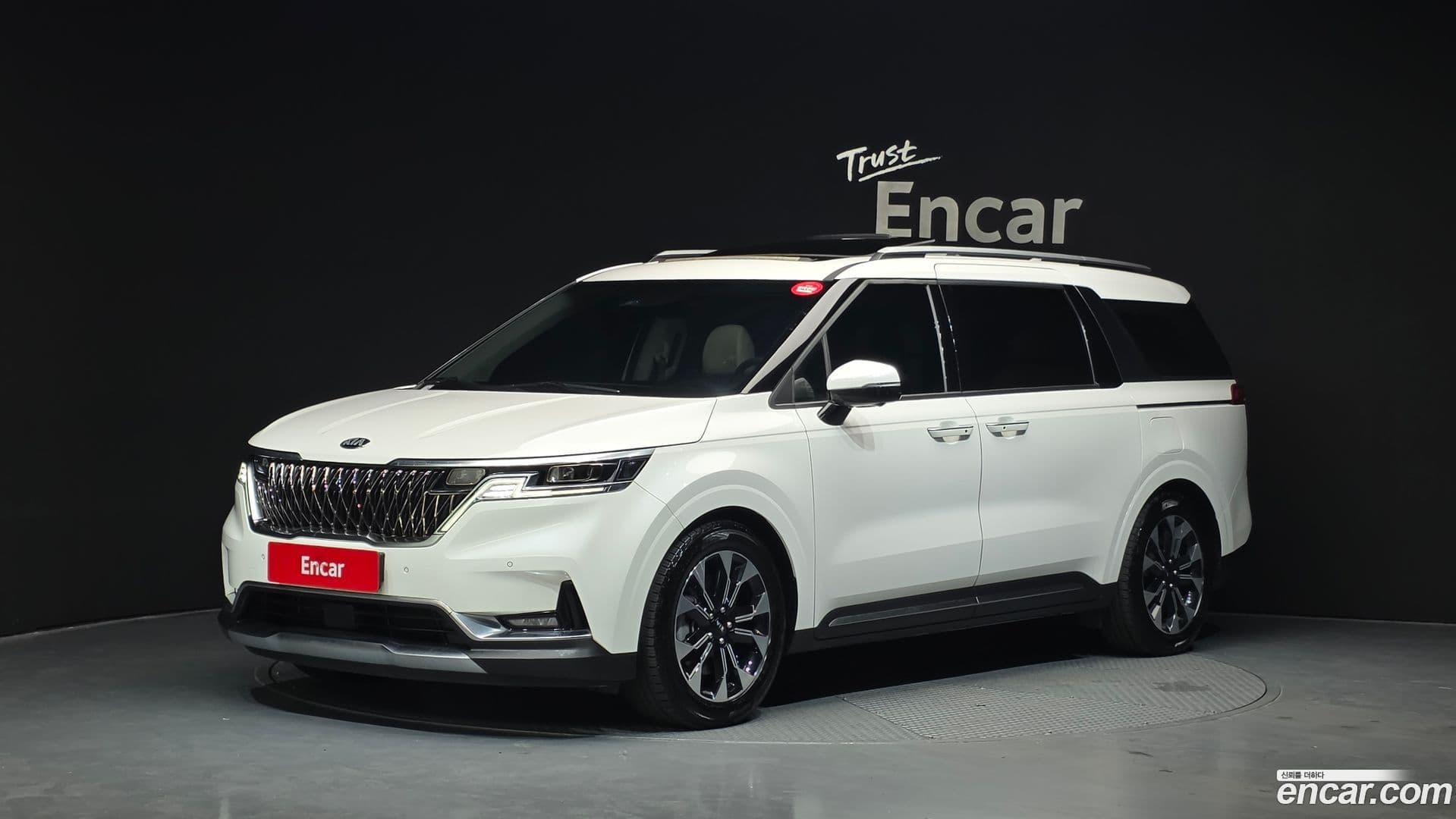 Main__Slider__Photo:Canival Kia 2021.5-0