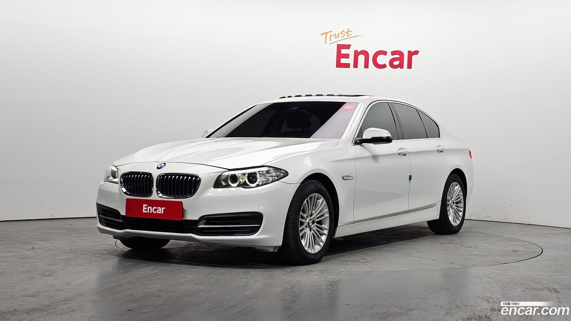 Main__Slider__Photo:5-Series BMW 2015.3-0