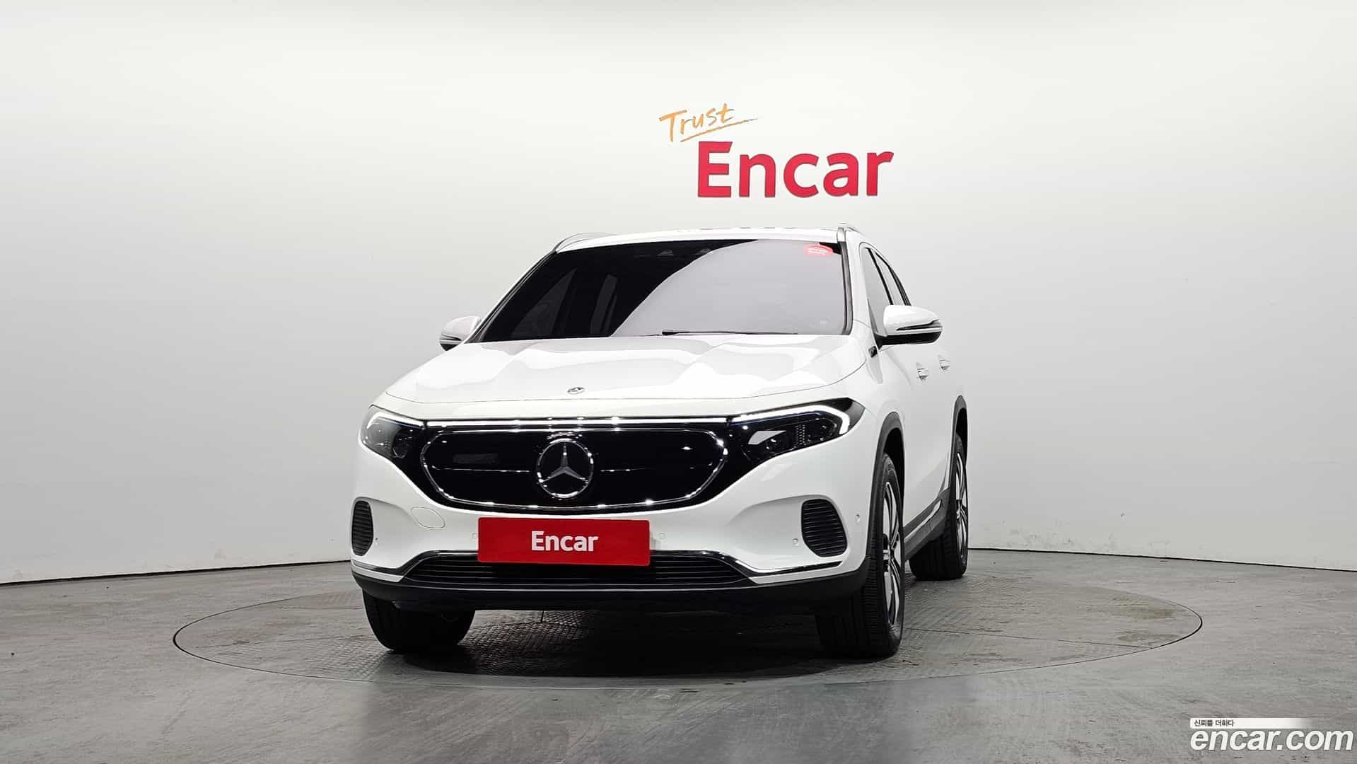 EQA Mercedes-Benz 2021.6-OUTER-003