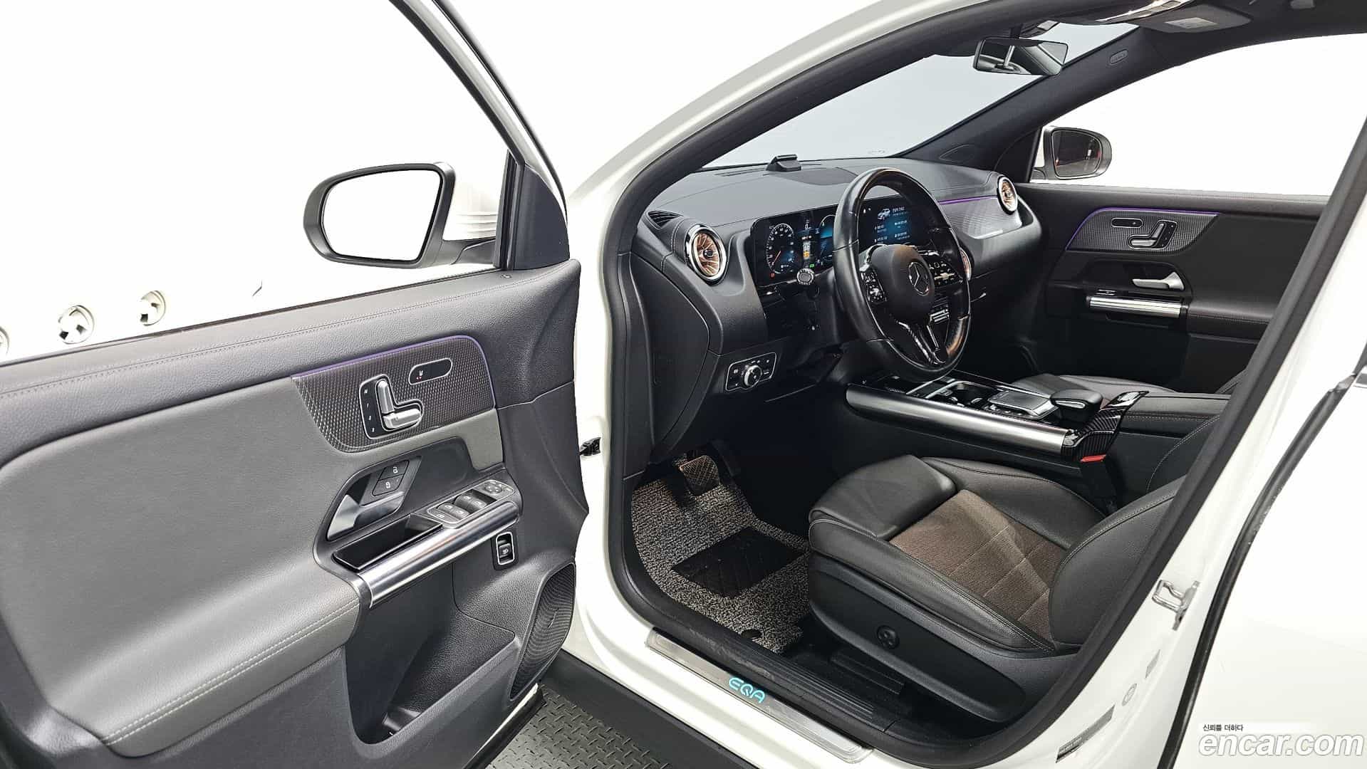 EQA Mercedes-Benz 2021.6-INNER-010