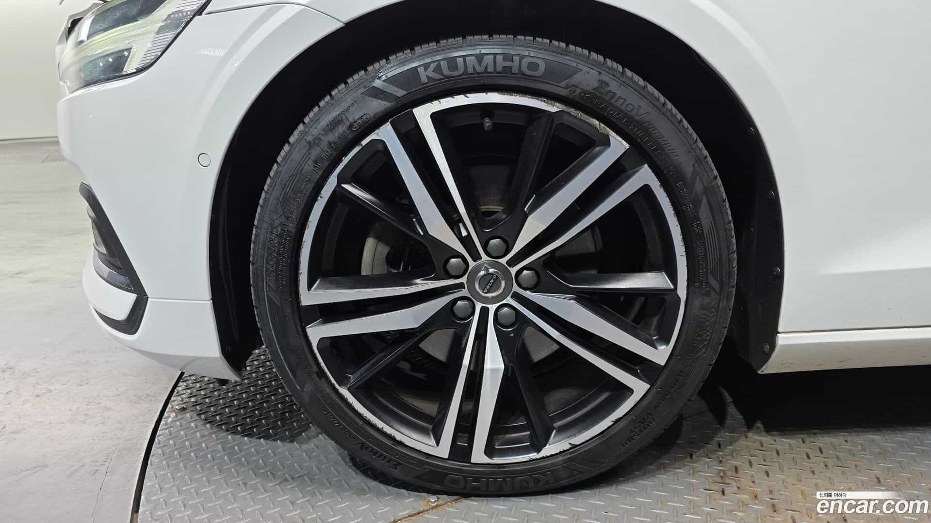 S60 Volvo 2022.0-OUTER-005