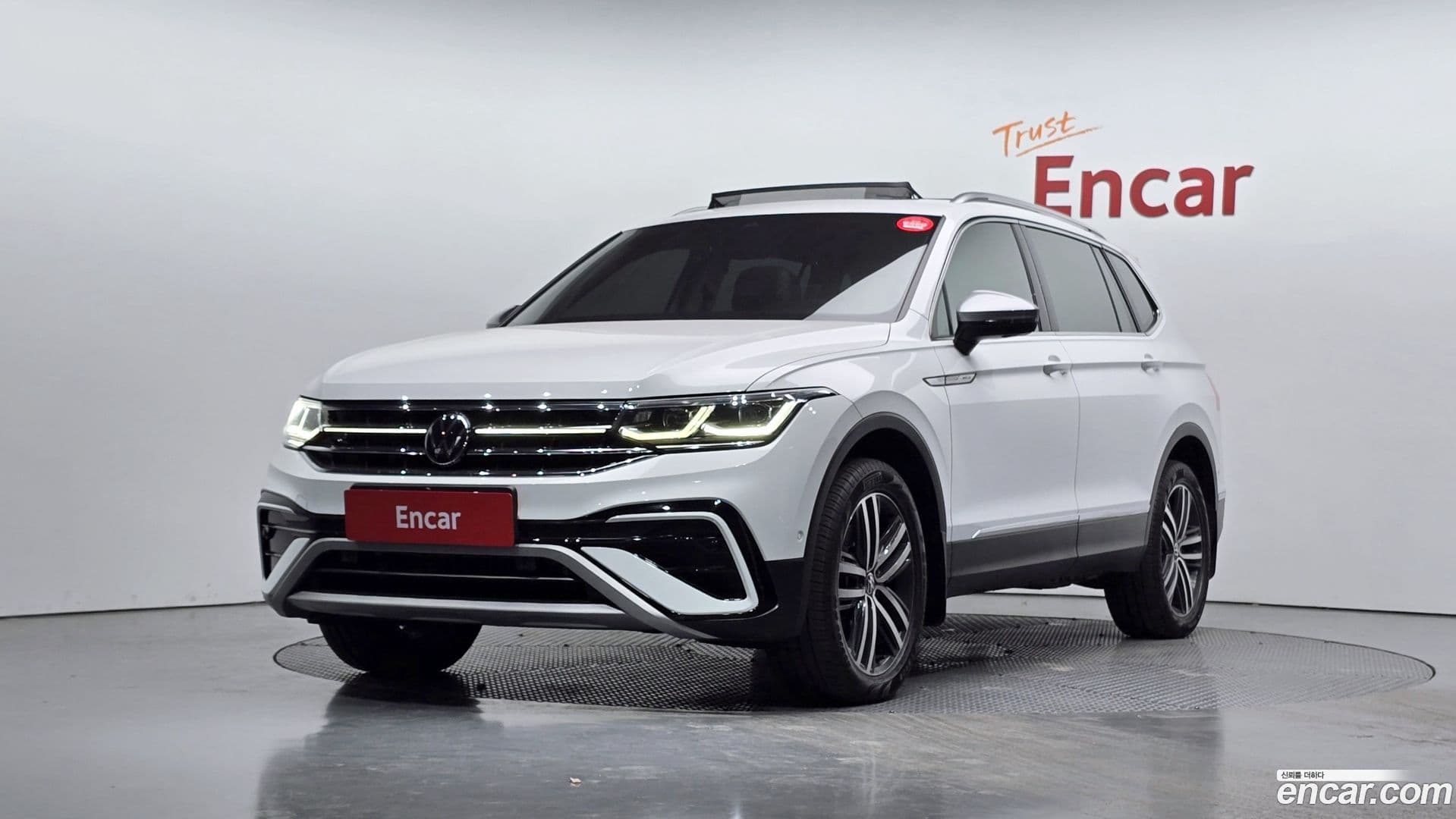 Main__Slider__Photo:Tiguan Volkswagen 2022.11-0