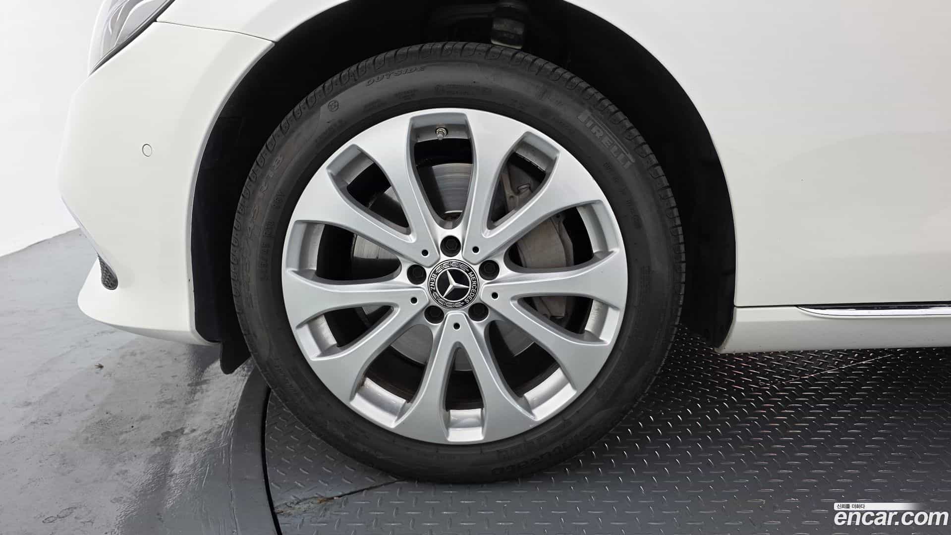 E-Class Mercedes-Benz 2019.3-OUTER-005