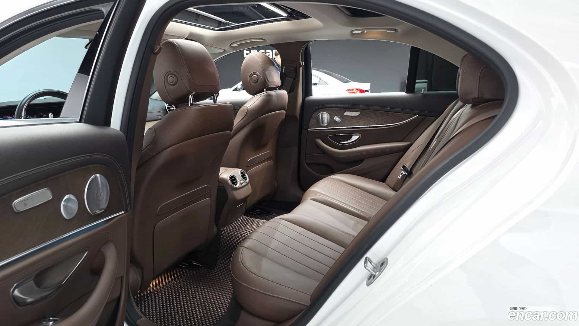 E-Class Mercedes-Benz 2019.3-OPTION-016