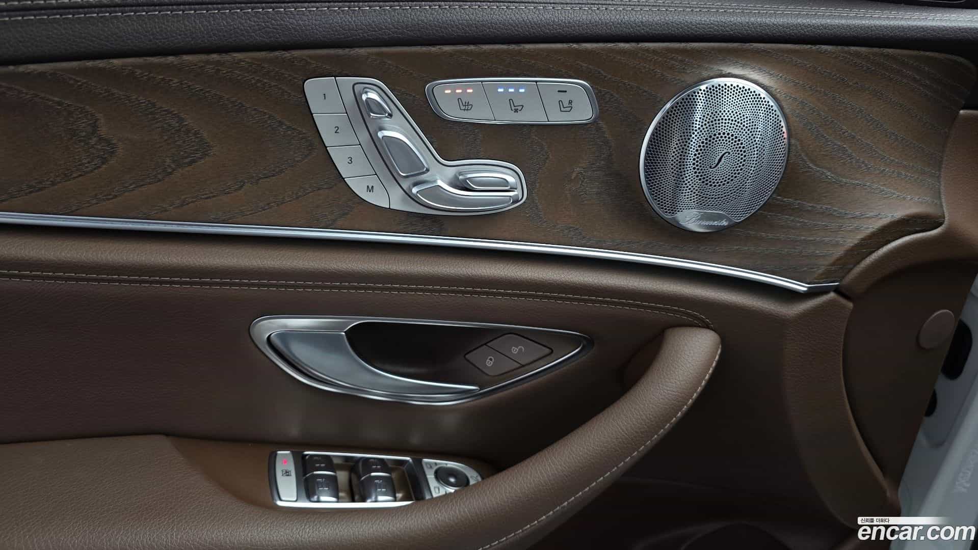 E-Class Mercedes-Benz 2019.3-OPTION-022
