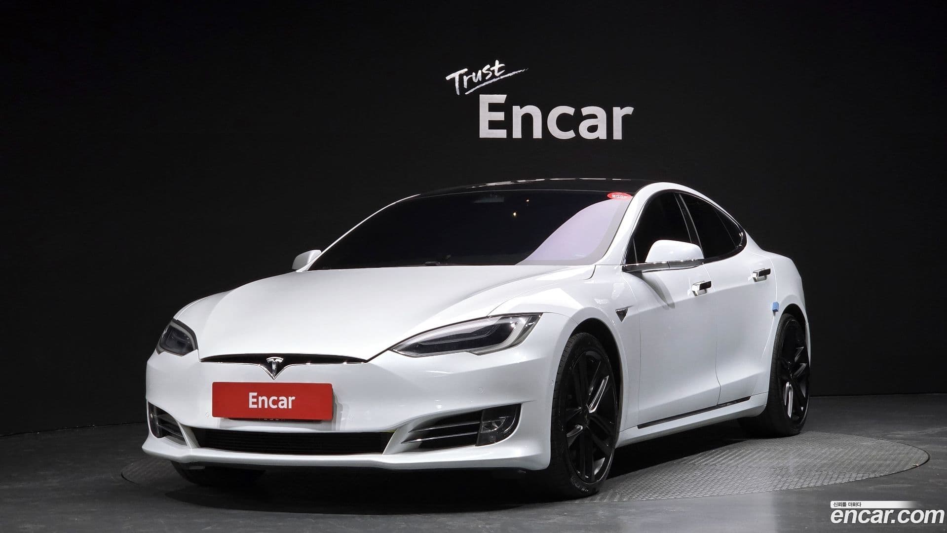 Main__Slider__Photo:Model S Tesla 2019.10-0