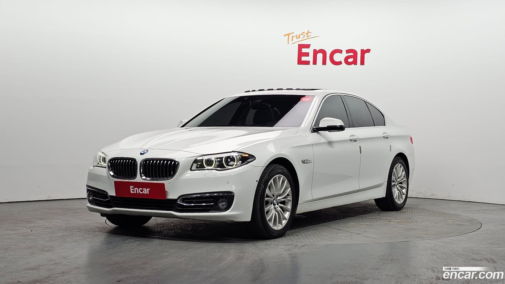 Main__Slider__Photo:5-Series BMW 2015.10-0
