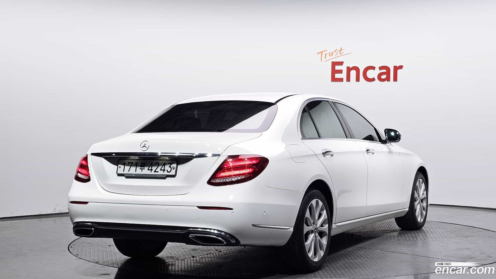 E-Class Mercedes-Benz 2020.5-OUTER-002