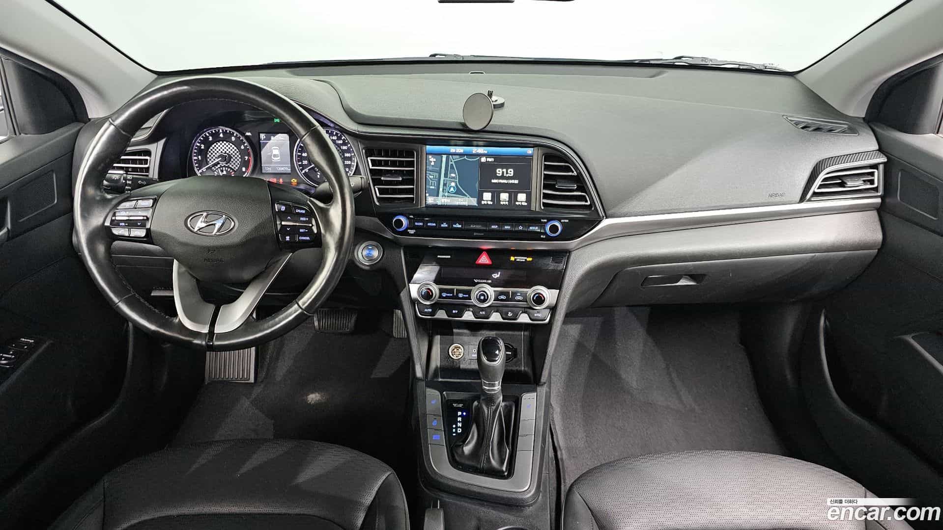 AVANTE Hyundai 2019.4-INNER-007