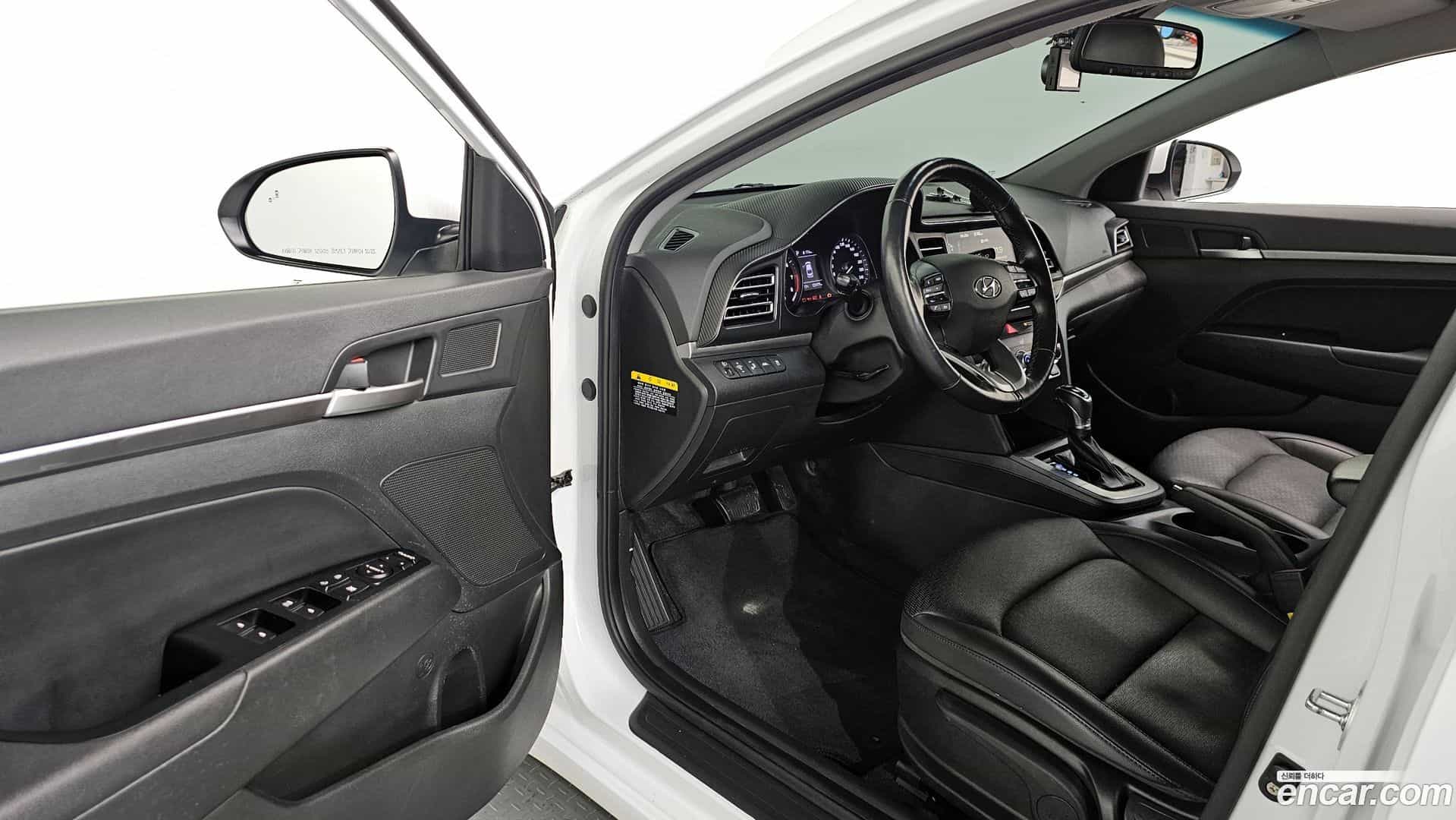 AVANTE Hyundai 2019.4-OPTION-015