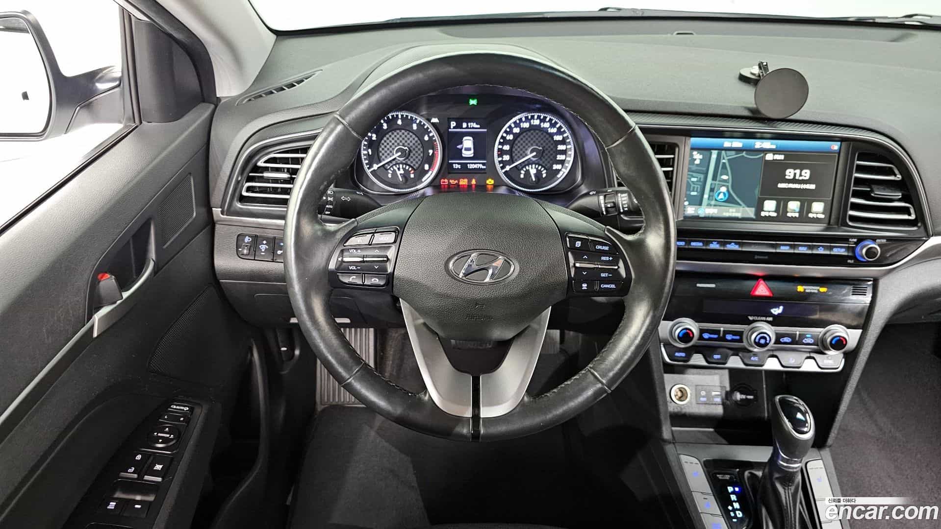 AVANTE Hyundai 2019.4-OPTION-017