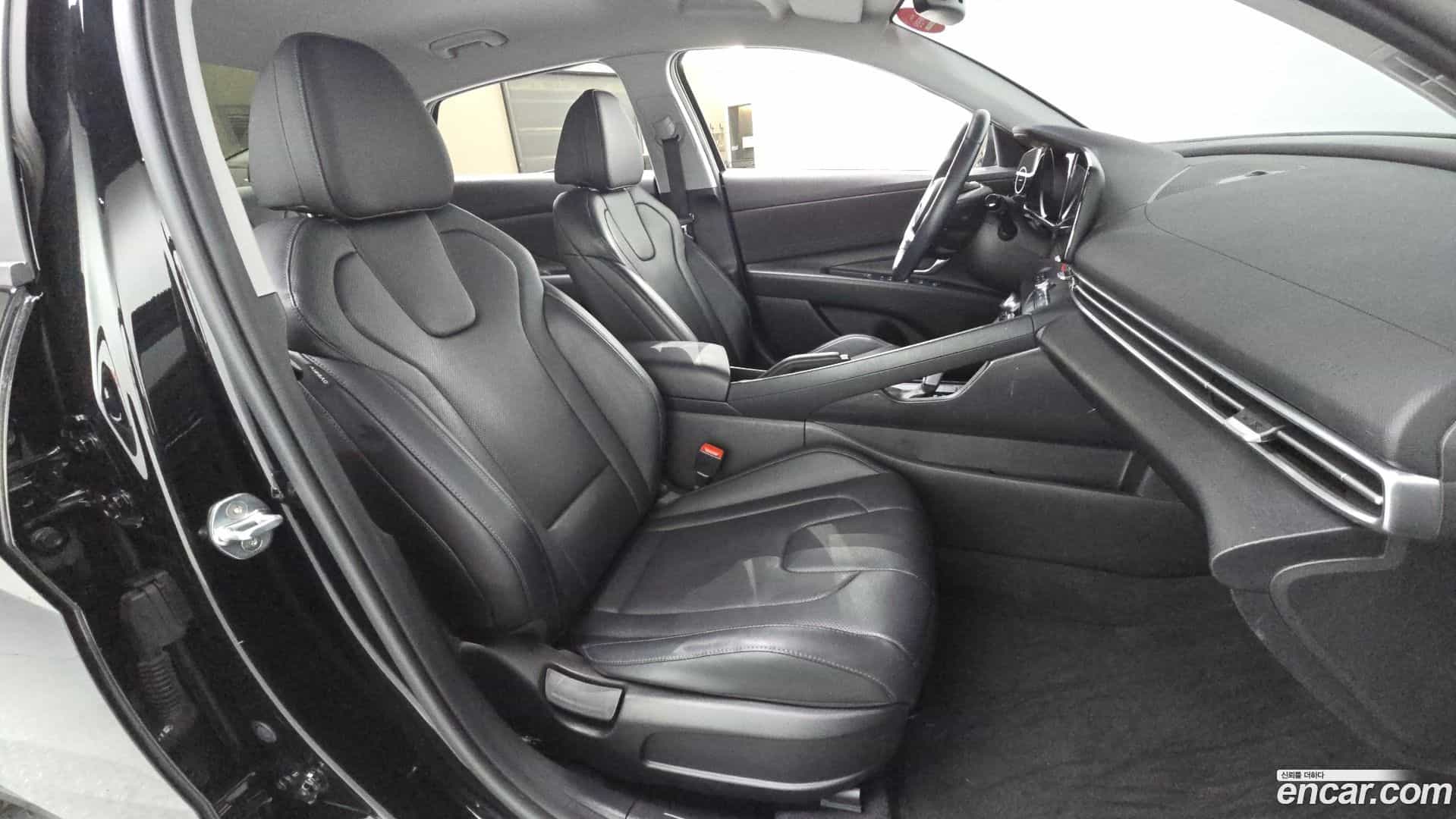 AVANTE Hyundai 2022.0-OPTION-015