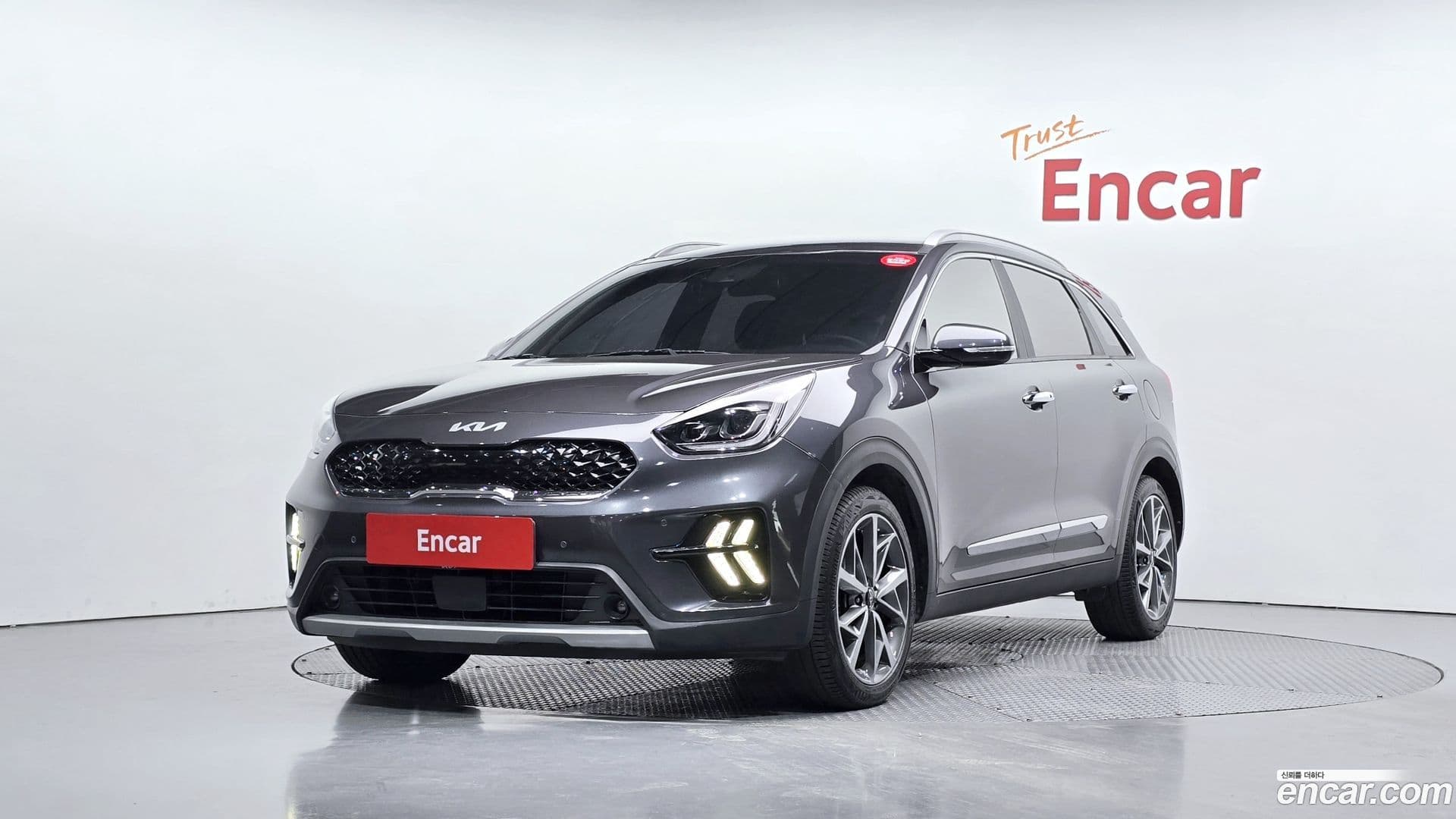 Main__Slider__Photo:Niro Kia 2021.6-0