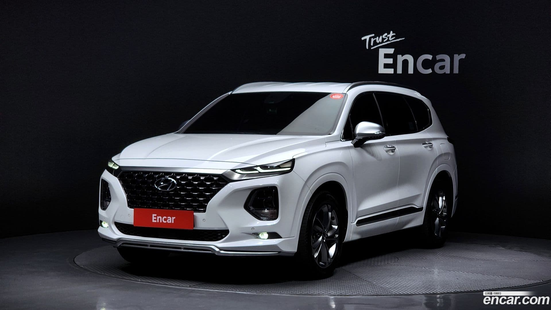 Main__Slider__Photo:Santafe Hyundai 2018.8-0