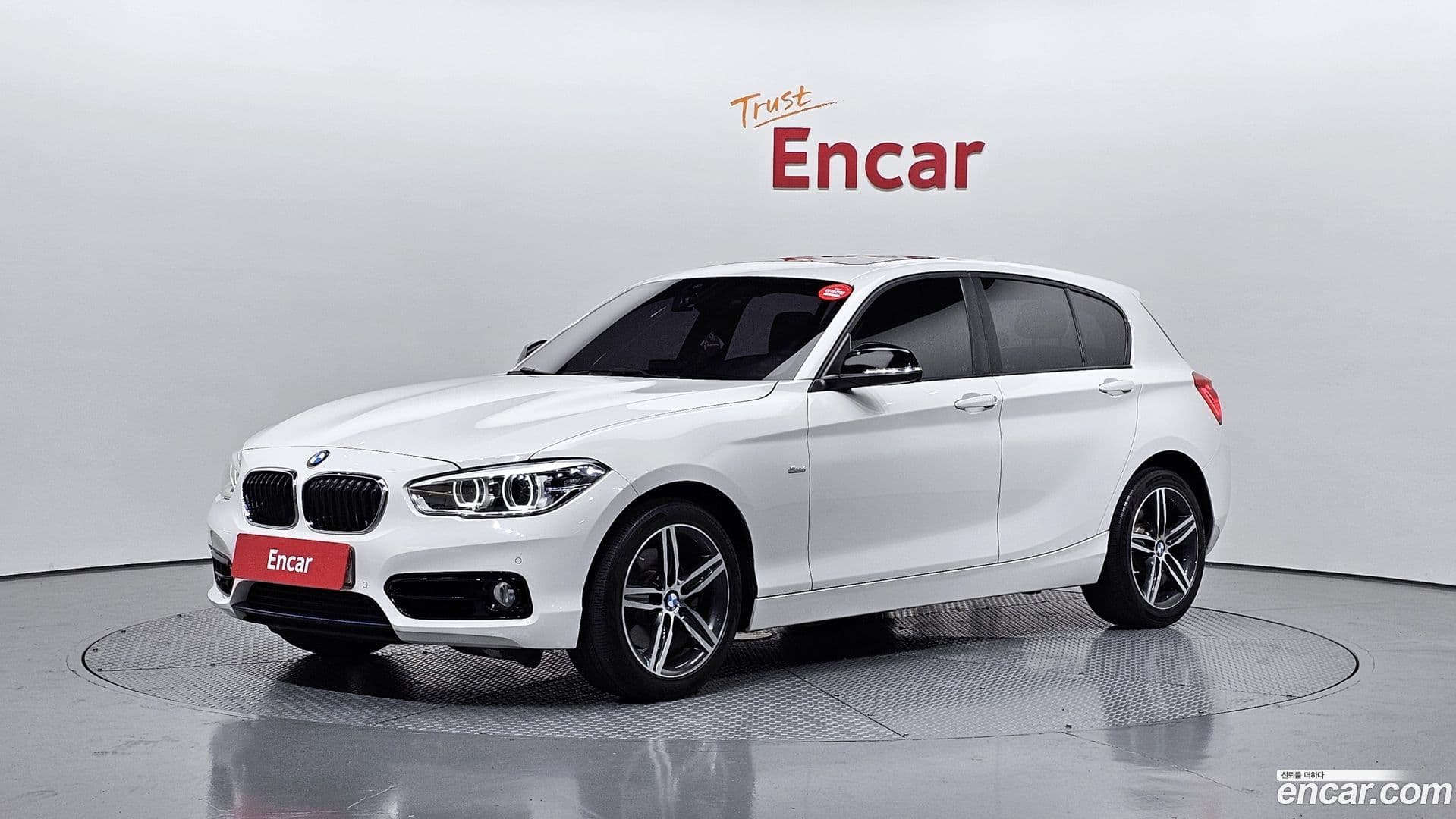 Main__Slider__Photo:1-Series BMW 2016.5-0