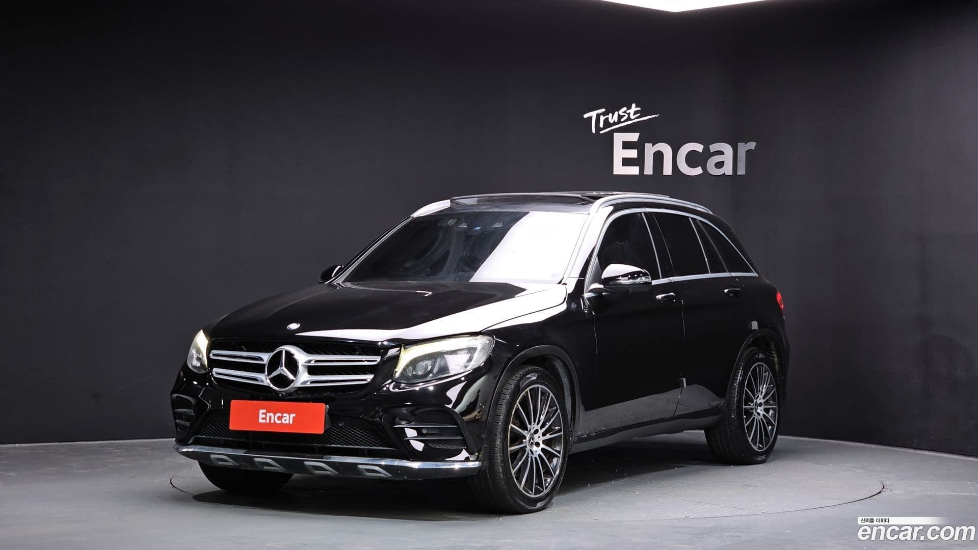 Main__Slider__Photo:GLC-Class Mercedes-Benz 2017.2-0